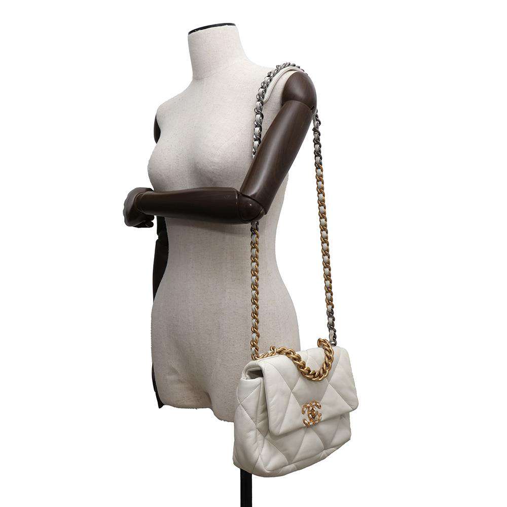 CHANEL CHANEL19 ChainShoulder Bag IvoryAS1160 Lambskin
