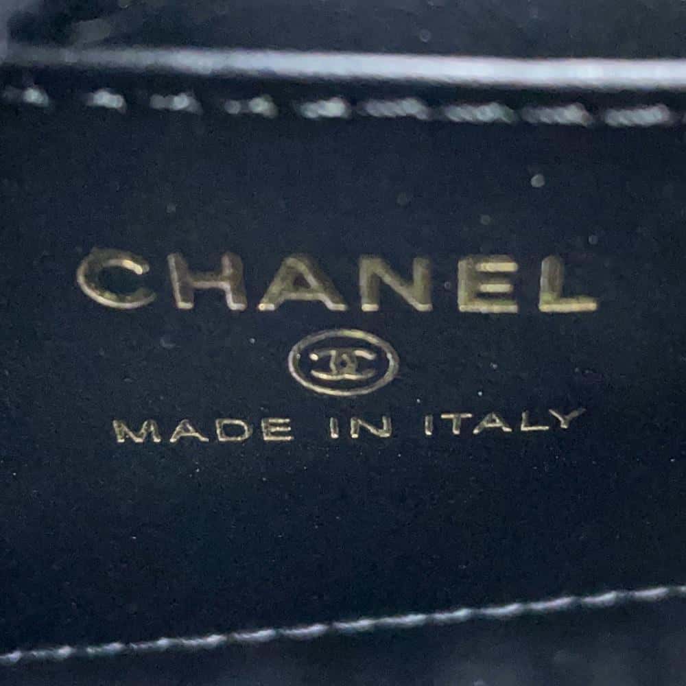 CHANEL Matelasse Hand Clutch BlackAP3585 Enamel