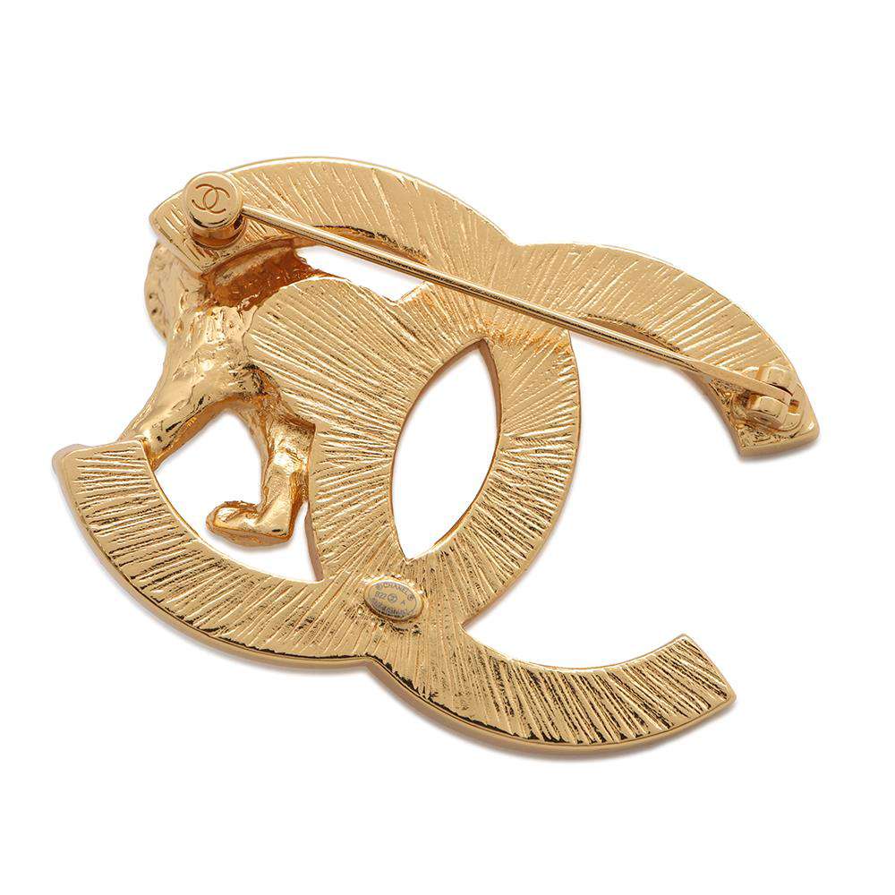 CHANEL CC Logo Brooch Gold Metal