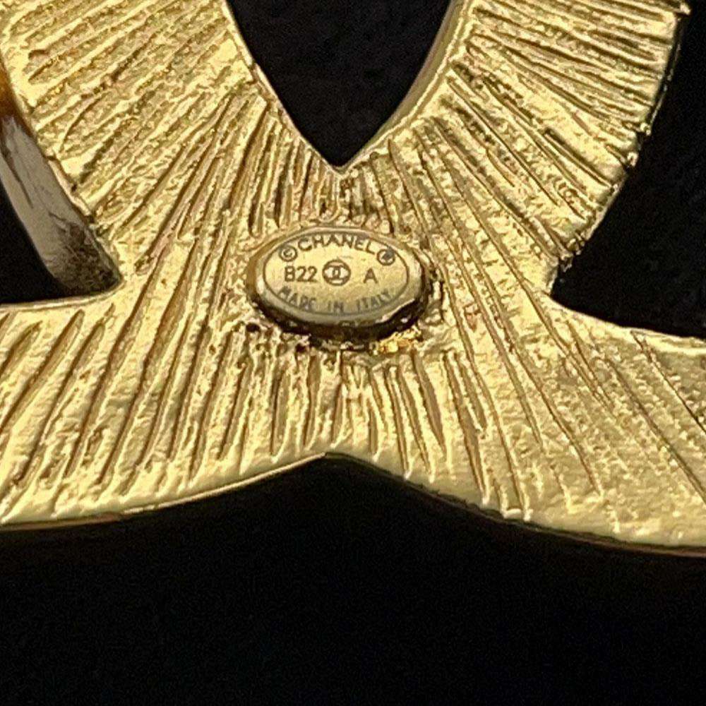CHANEL CC Logo Brooch Gold Metal