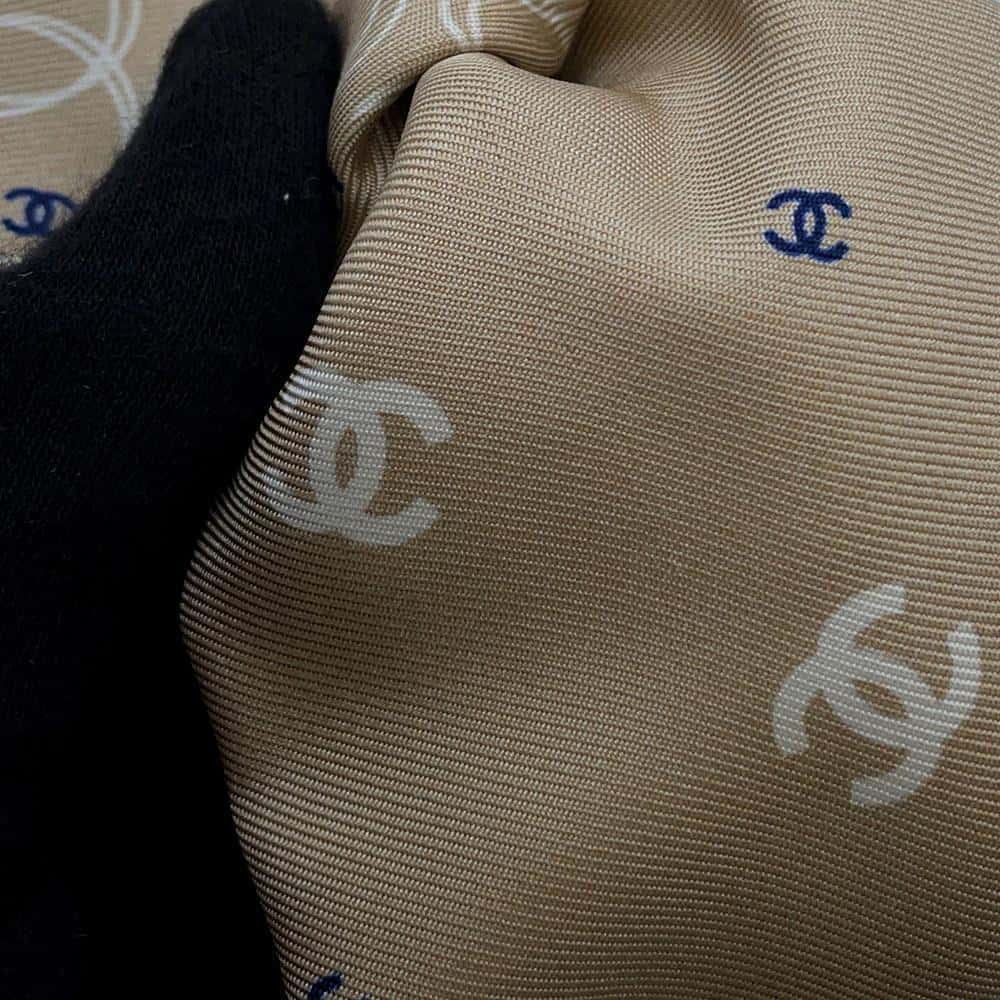 CHANEL CC Logo Ribbon Motif Scrunchie Beige/White/NavyAA9376 Silk100%