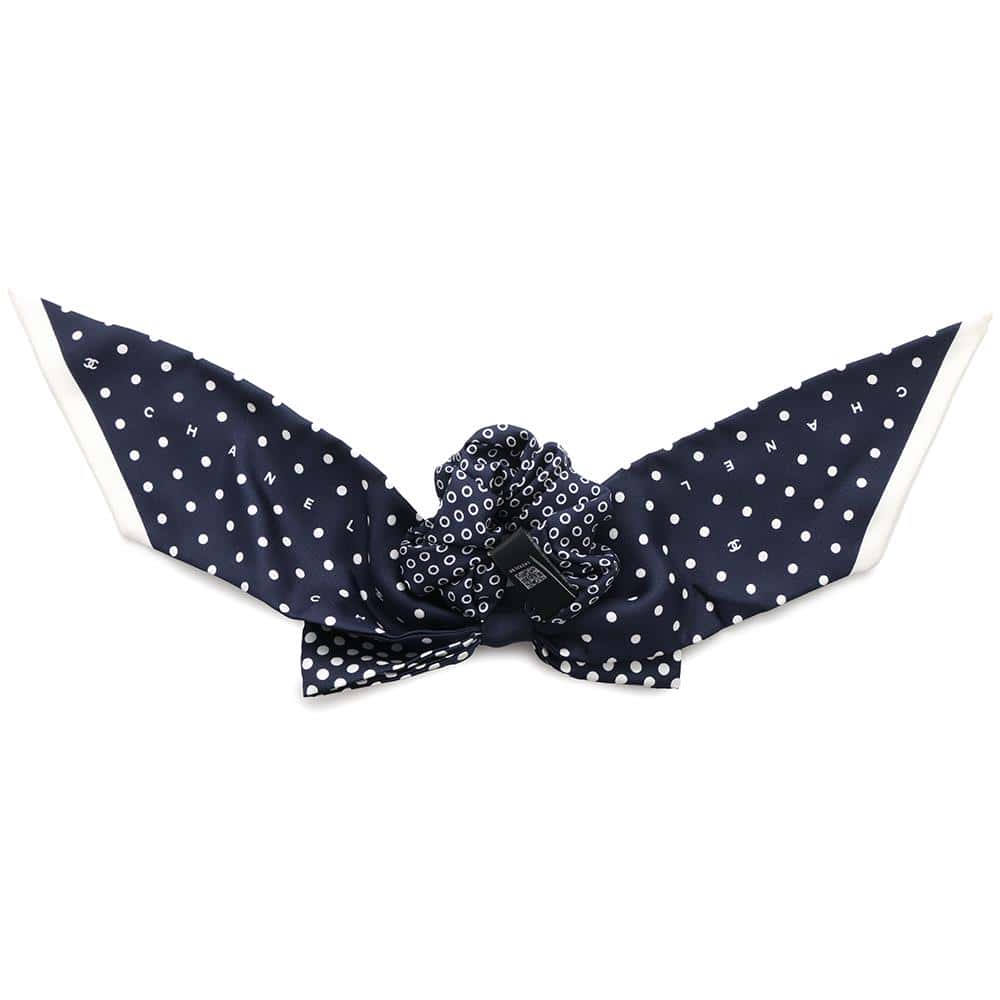 CHANEL CC Logo Ribbon Motif Polka Dot Scrunchie Navy/WhiteAA9828 Silk100%