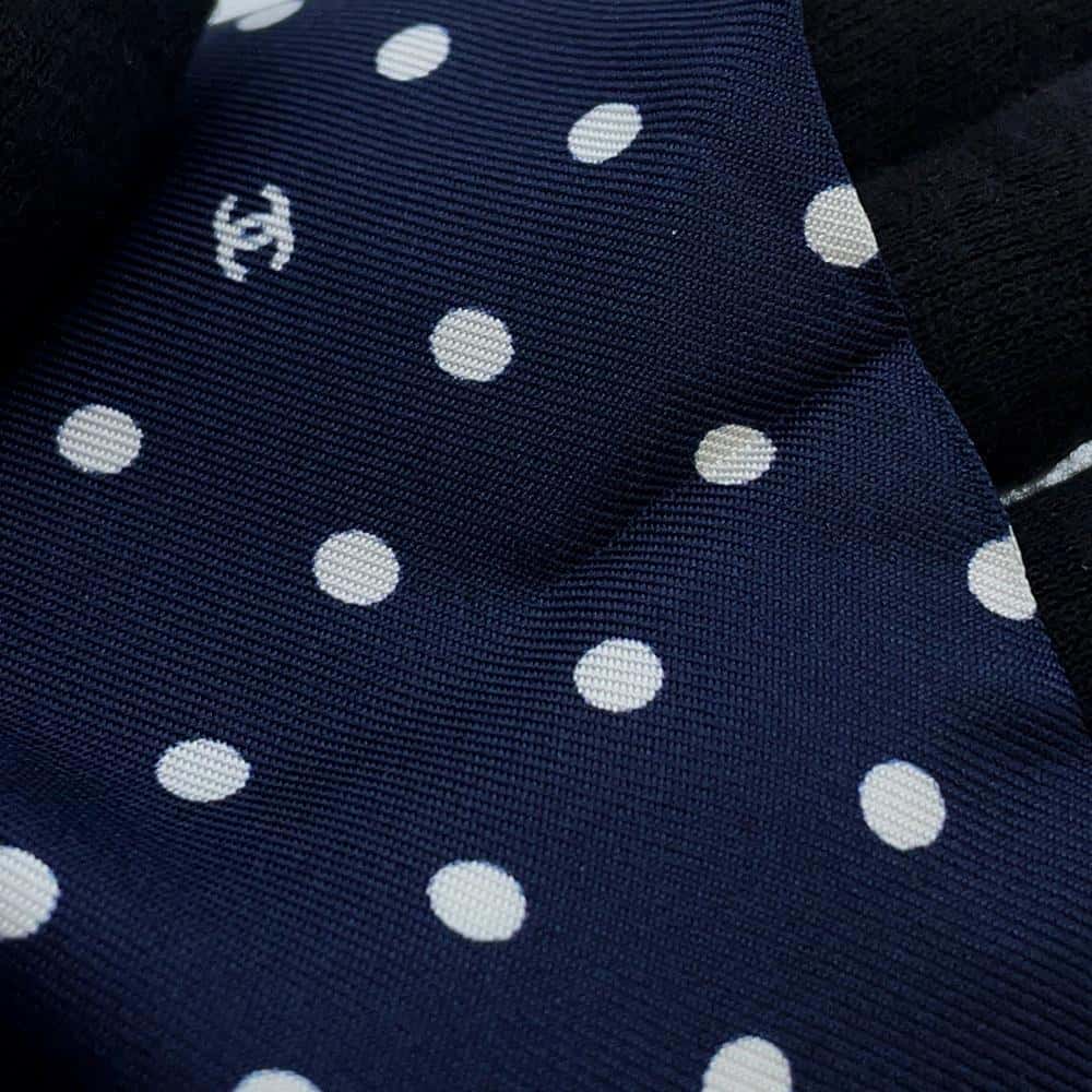 CHANEL CC Logo Ribbon Motif Polka Dot Scrunchie Navy/WhiteAA9828 Silk100%