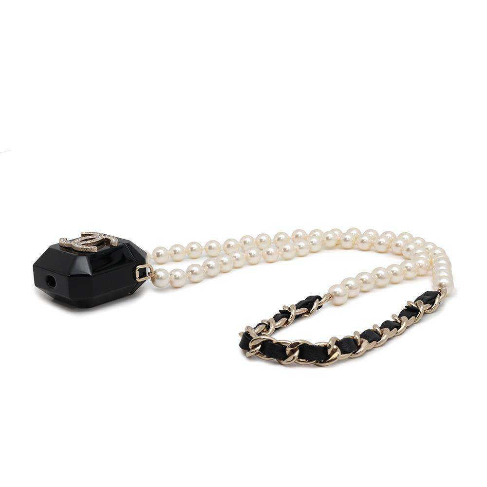 CHANEL Faux Pearl  AirPodsCase BlackAB6425 Metal Faux Pearl  Rhinestone