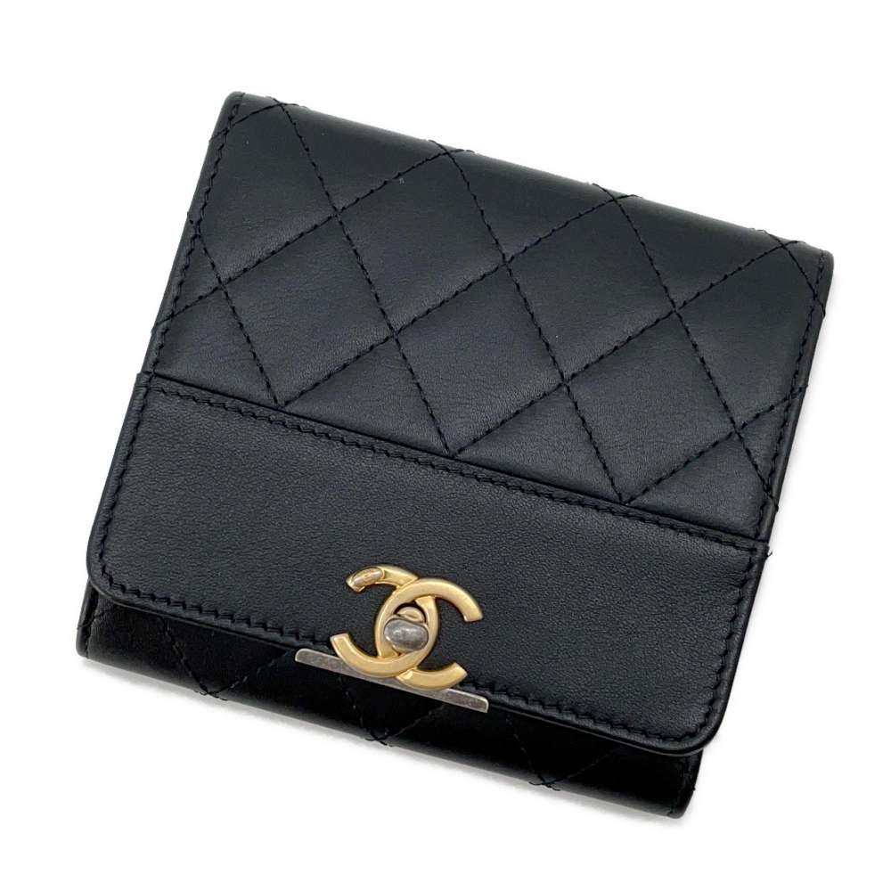 CHANEL Trifold wallet Black Calf Leather