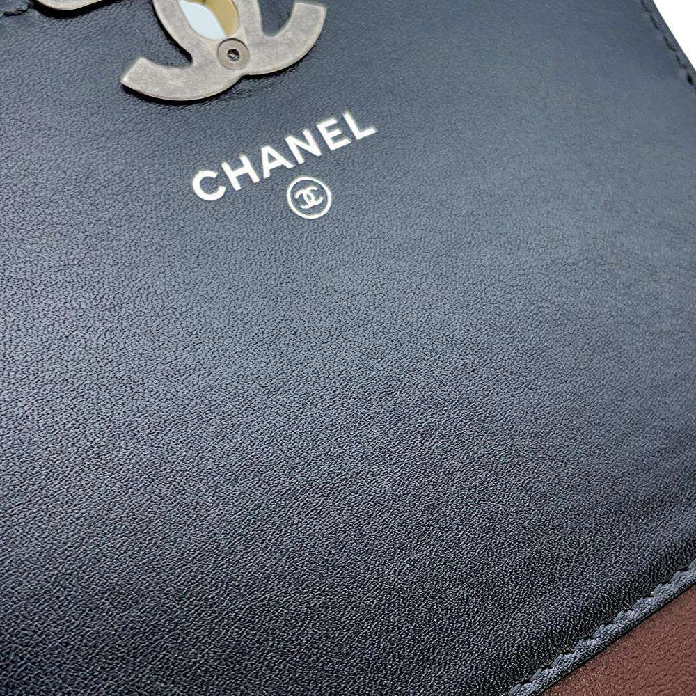 CHANEL Trifold wallet Black Calf Leather