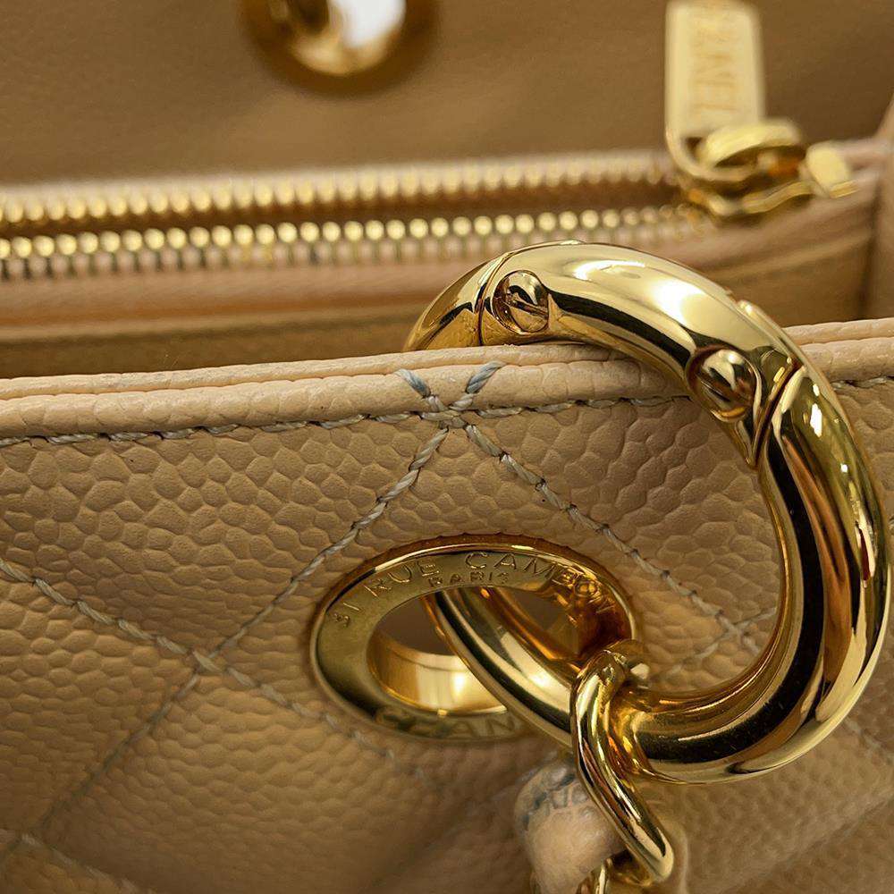 CHANEL CC Logo Matelasse GST BeigeA50995 Caviar Leather