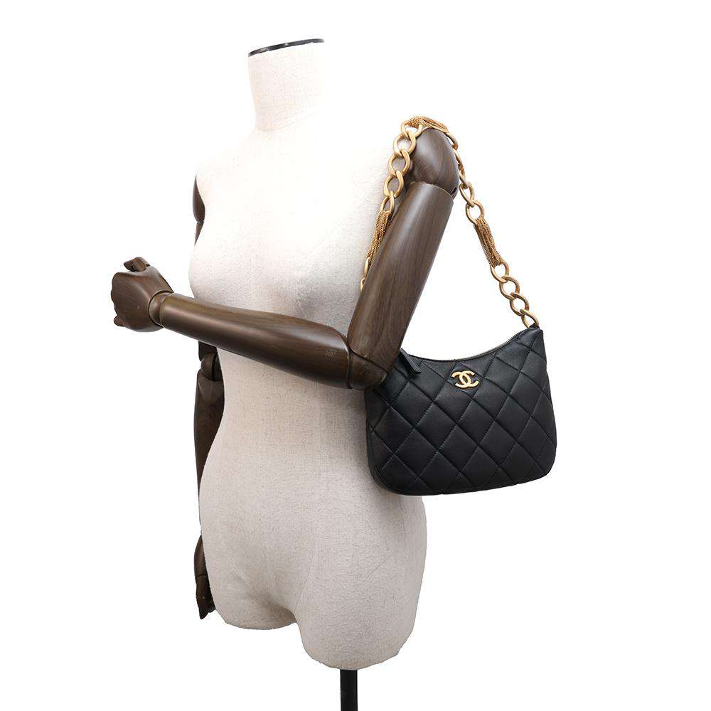 CHANEL Matelasse Hobo Shoulder Bag BlackAS4220 Lambskin