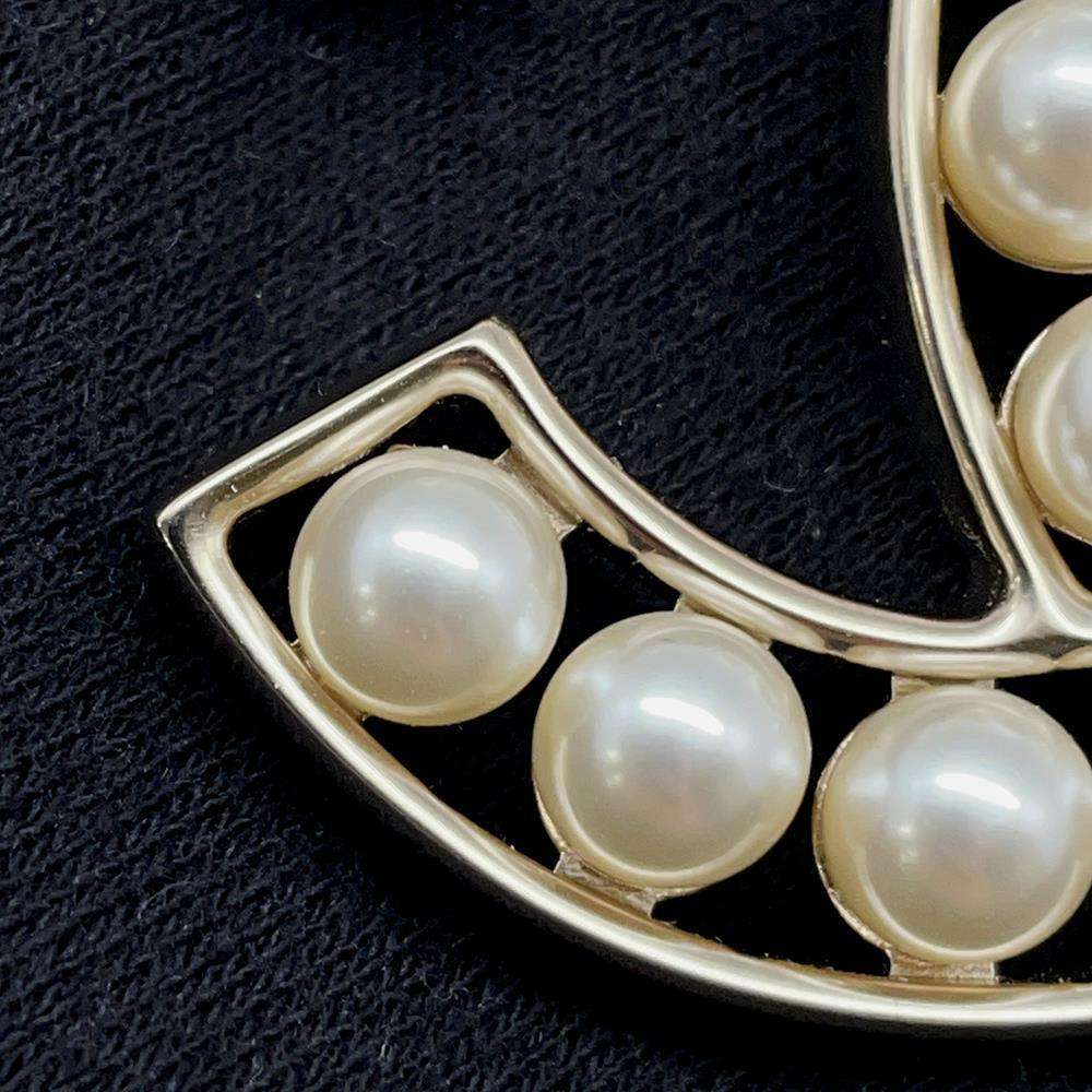 CHANEL CC Logo Faux Pearl Brooch Champagne GoldA64978 Metal