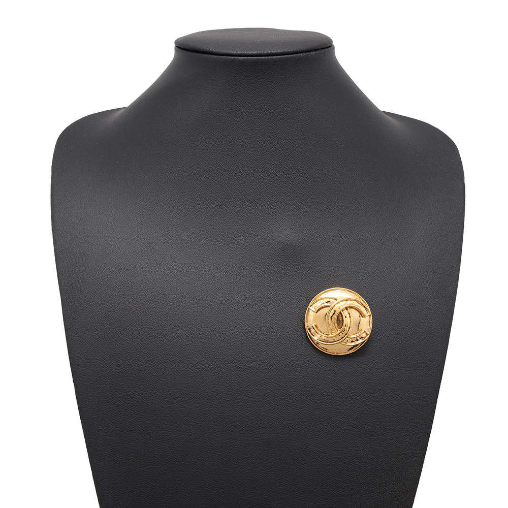 CHANEL CC Logo Brooch Gold Metal
