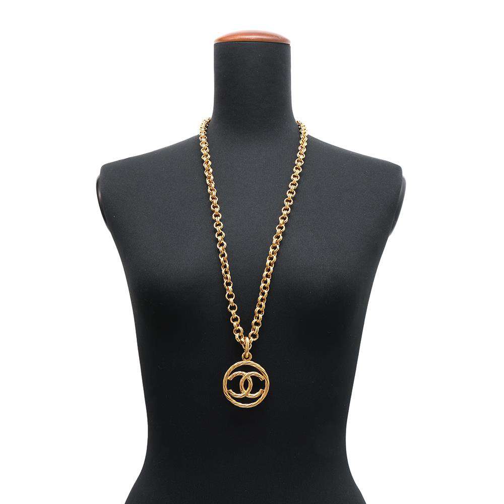 CHANEL CC Logo Necklace Gold Metal