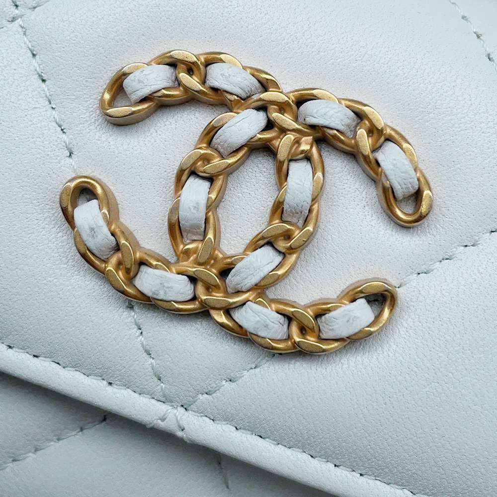 CHANEL CHANEL19 Chain Flap Wallet Light BlueAP1787 Lambskin