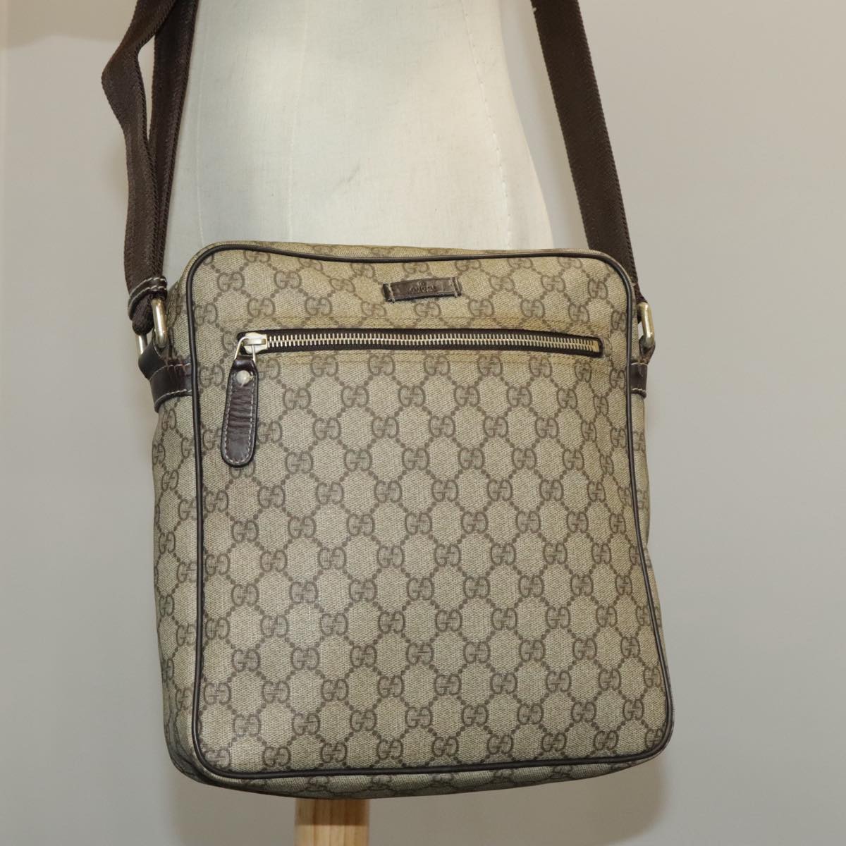 GUCCI GG Supreme Shoulder Bag PVC Beige 201448 101290