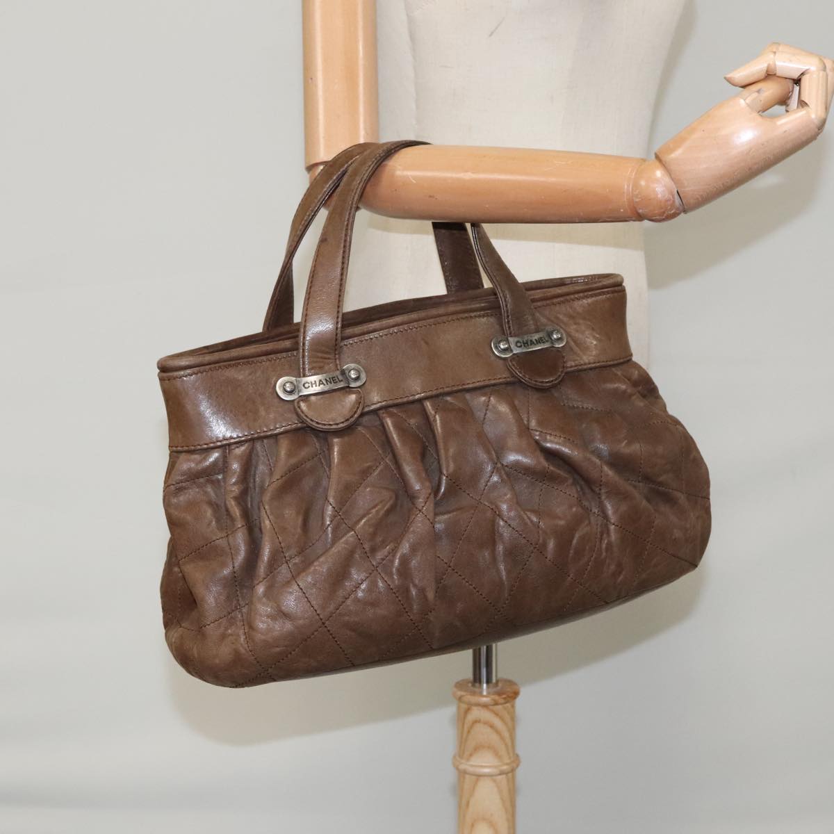 CHANEL Matelasse Hand Bag Leather Brown CC 102823