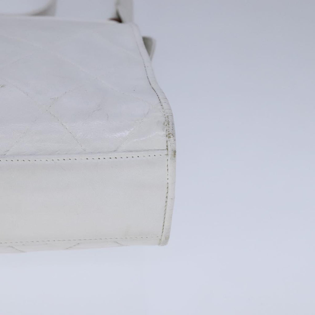 CHANEL Matelasse Shoulder Bag Leather White CC 106385