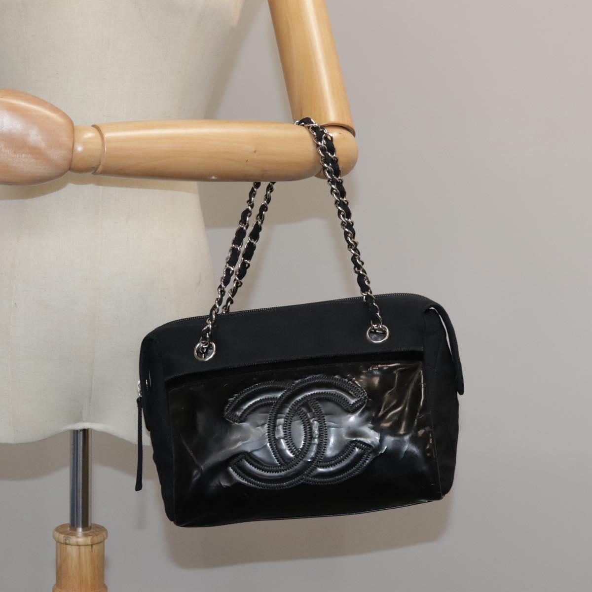 CHANEL Chain Shoulder Bag Enamel Black CC 106403