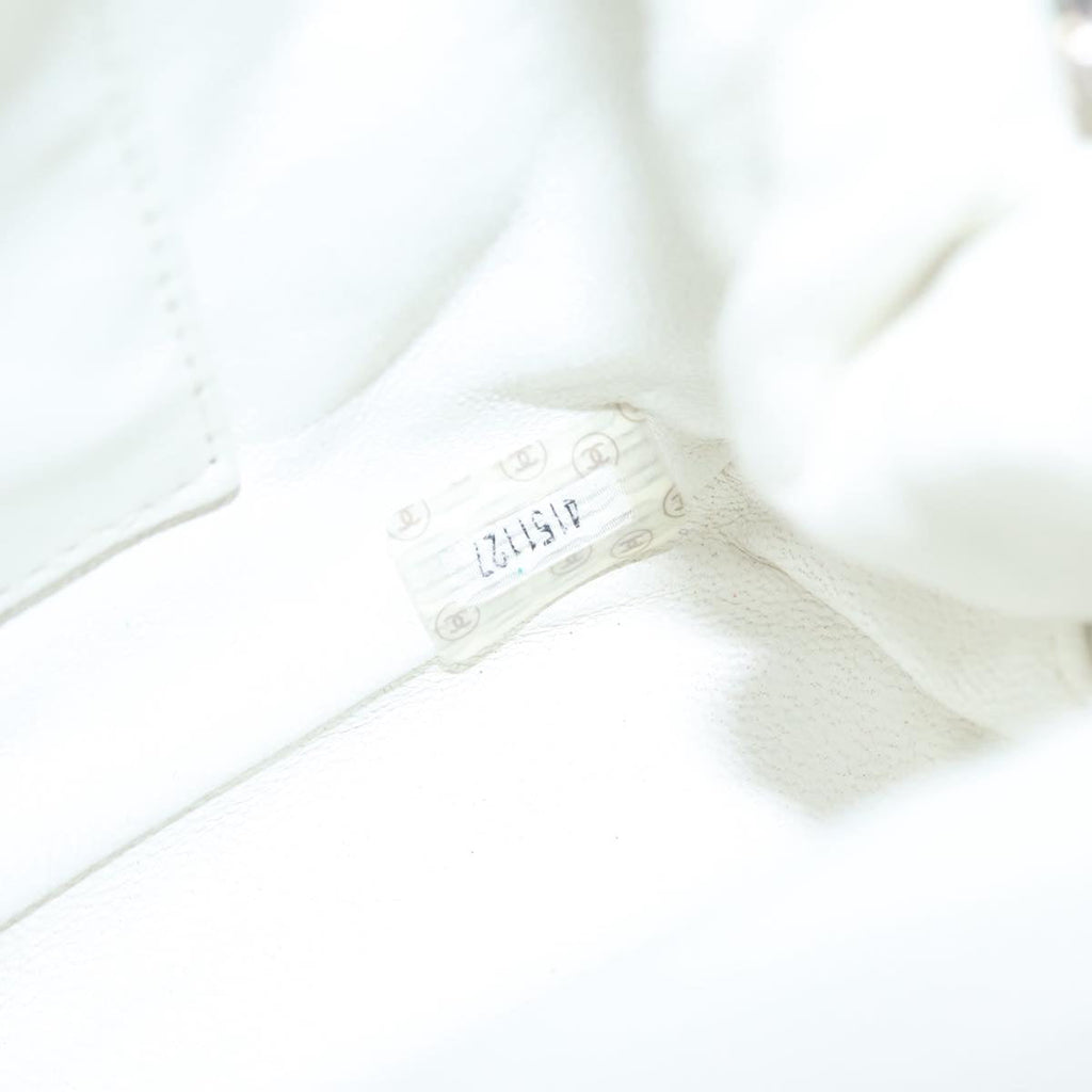 CHANEL Matelasse Hand Bag Canvas White CC 107506