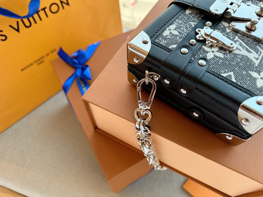 EN - Luxury Bags LUV 726