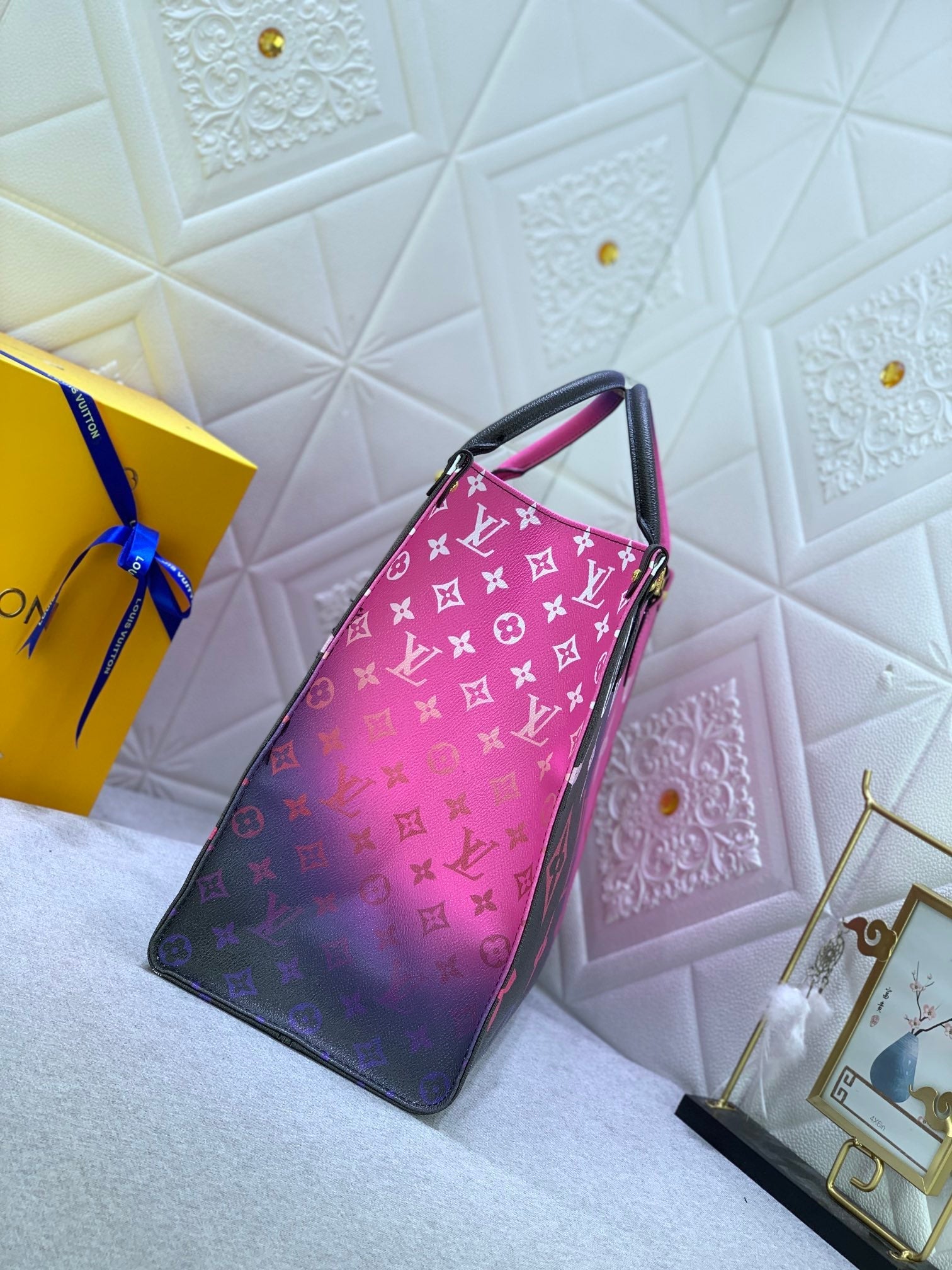 EN - Luxury Bags LUV 749