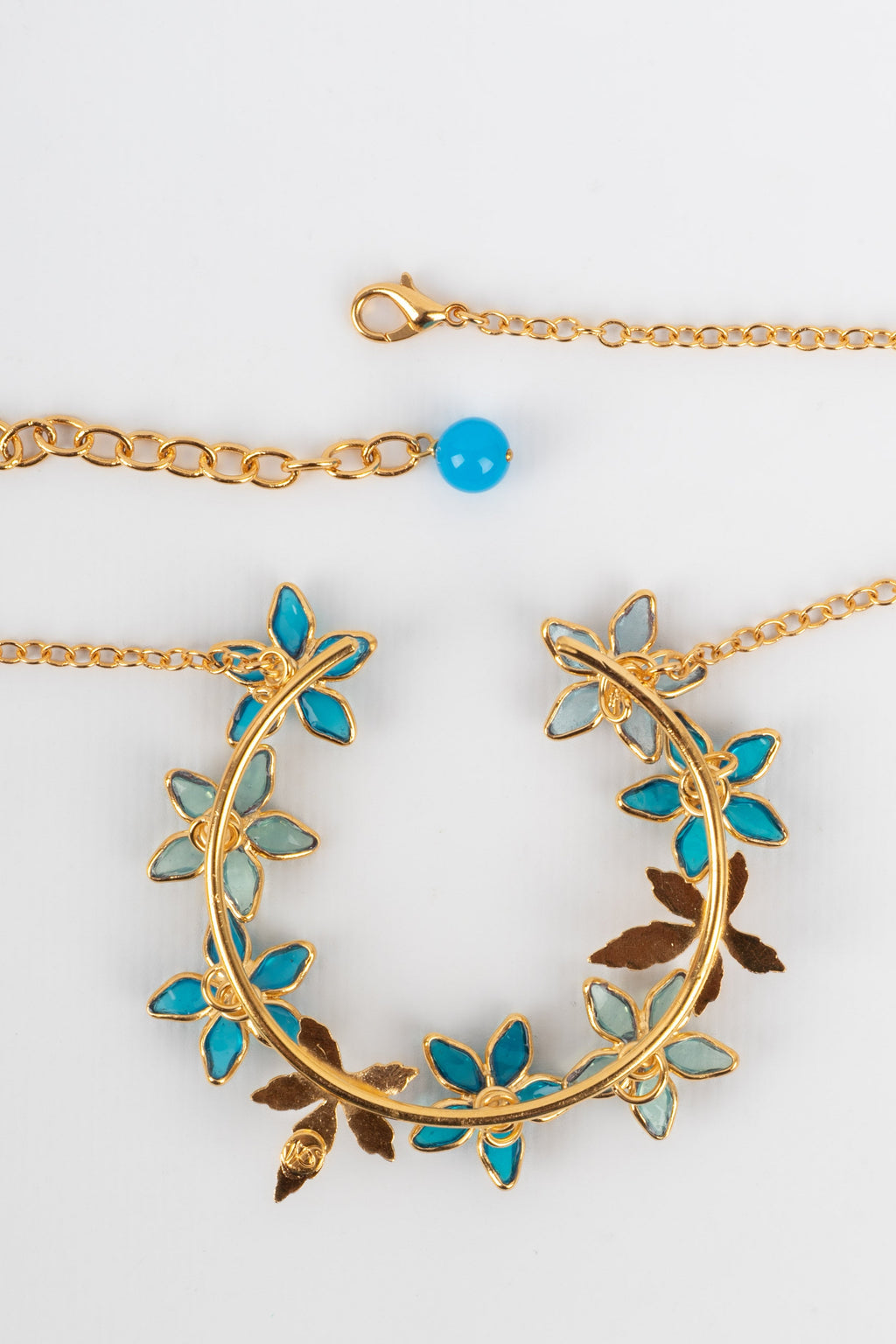 Collier Augustine