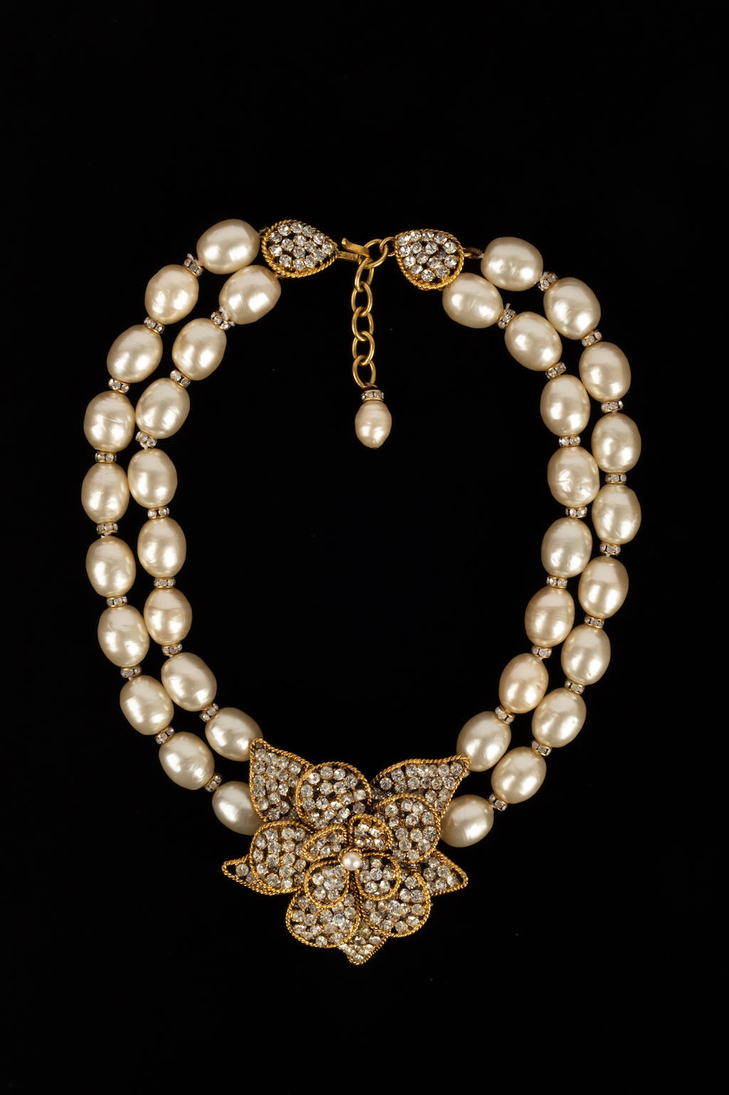 Collier camÃƒÆ’Ã‚Â©lia Chanel