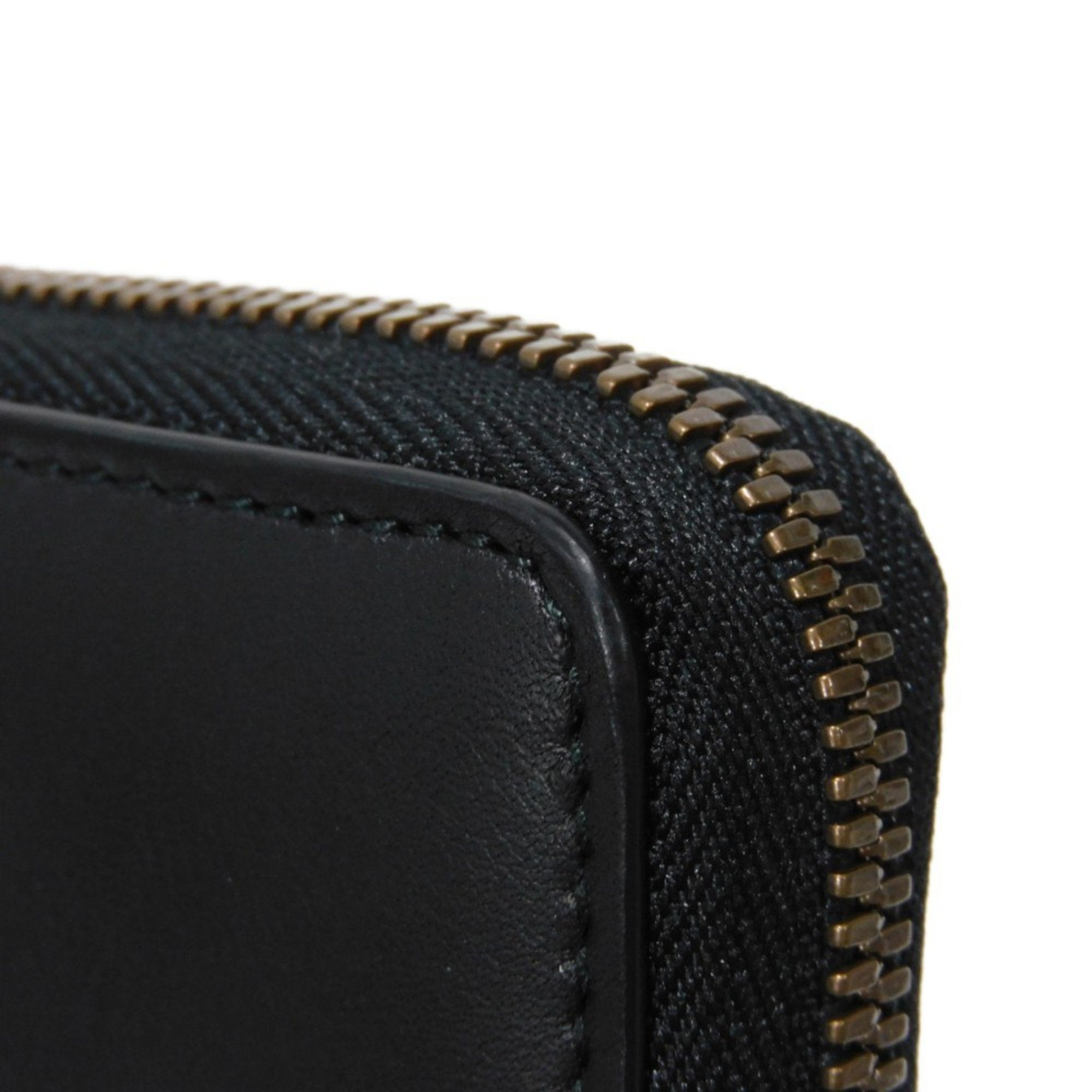 Gucci Zip around