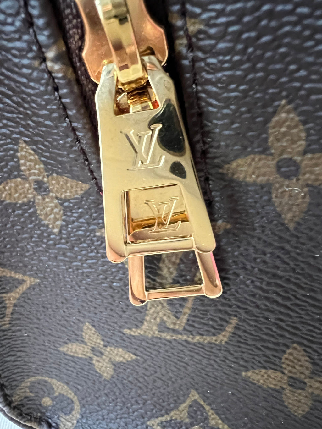 Louis Vuitton On the Go East West Tote Bag Monogram (RRP £2,150)