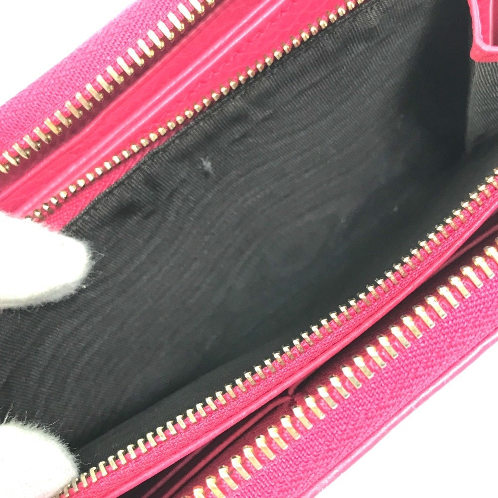 Gucci Zip around