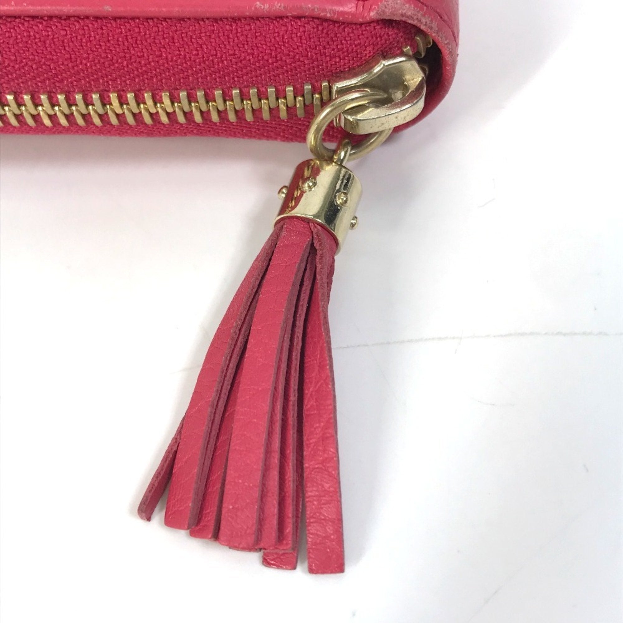 Gucci Zip around