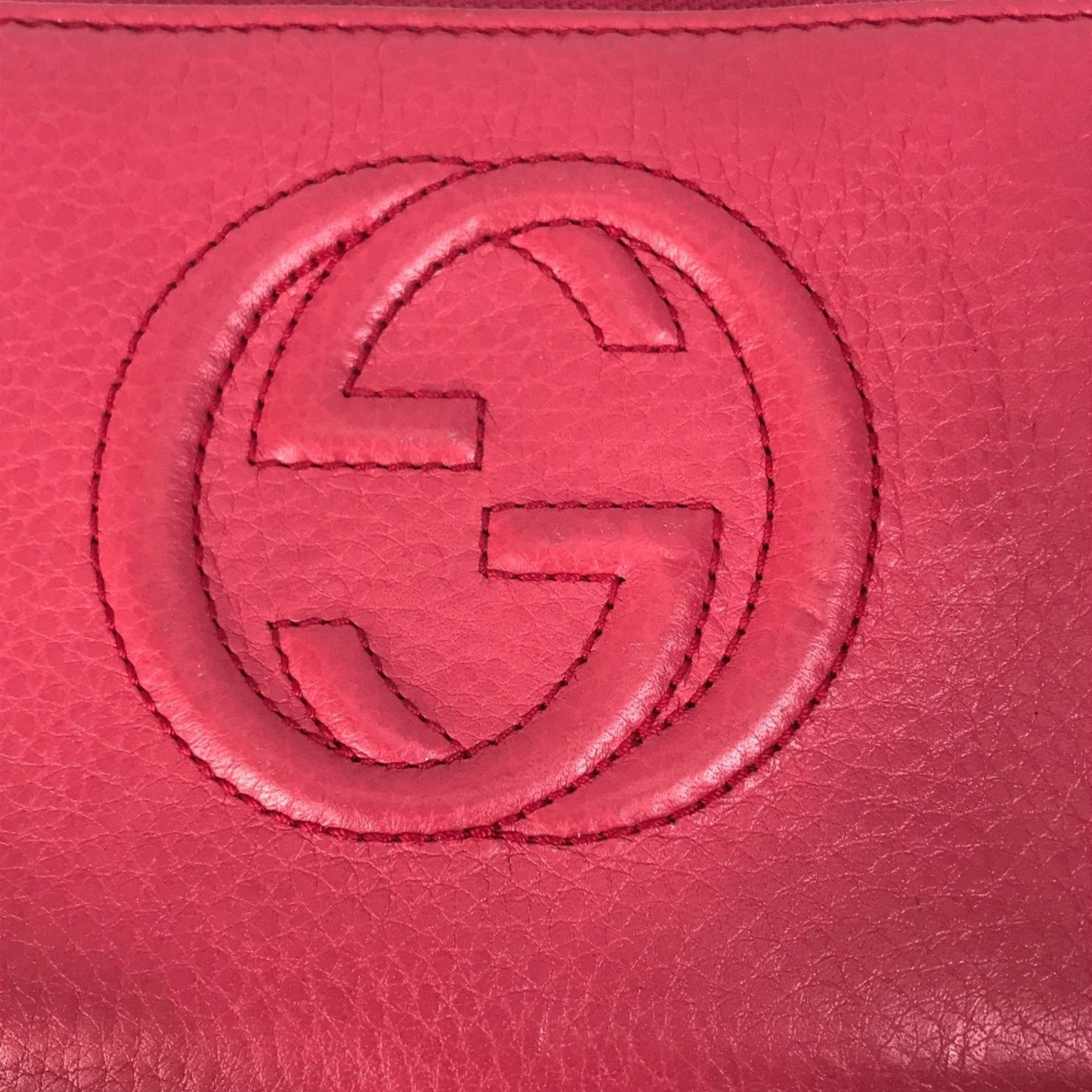 Gucci Zip around