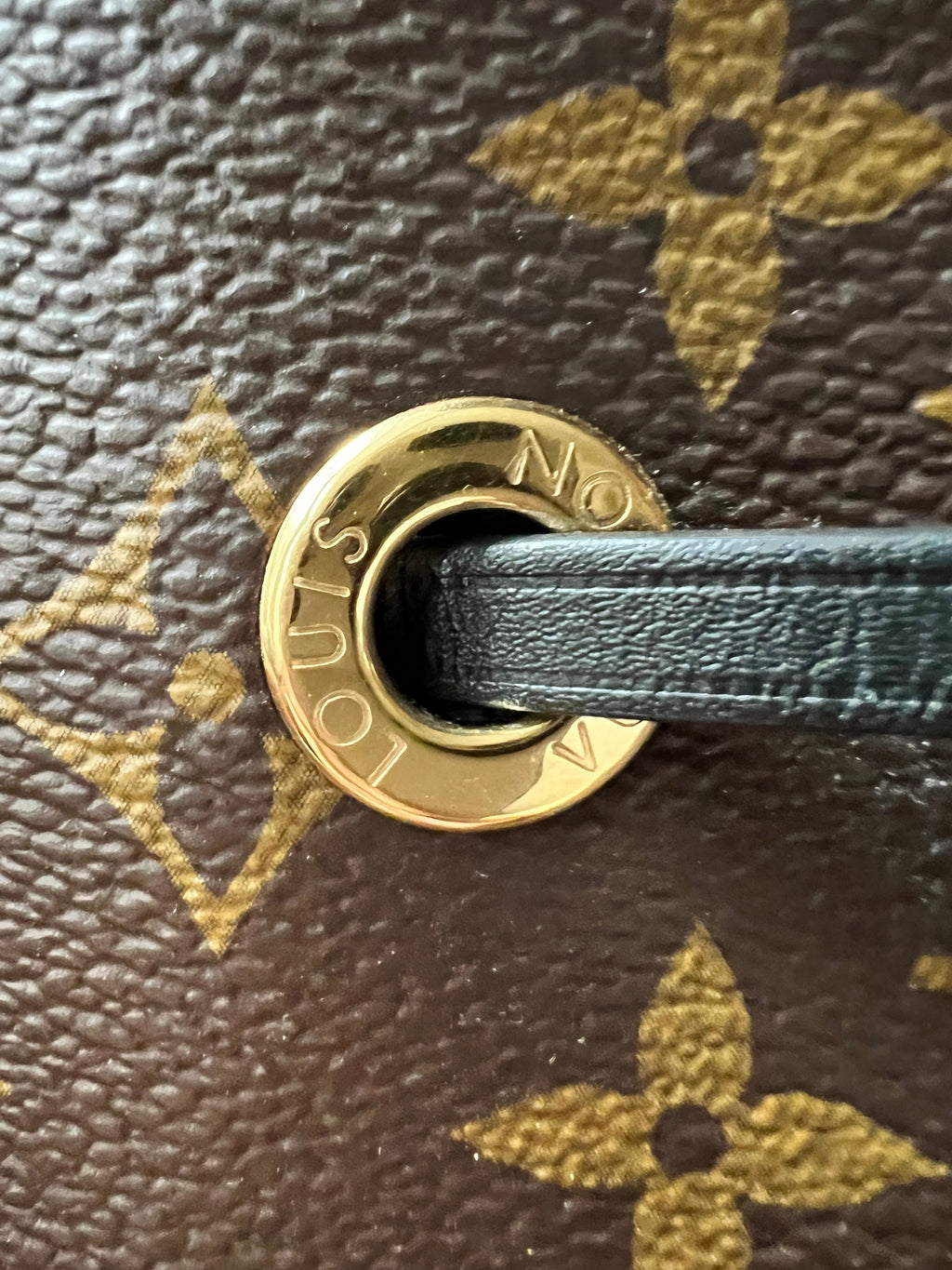 Louis Vuitton Neo Noe Monogram and Black (RRP £1,560)