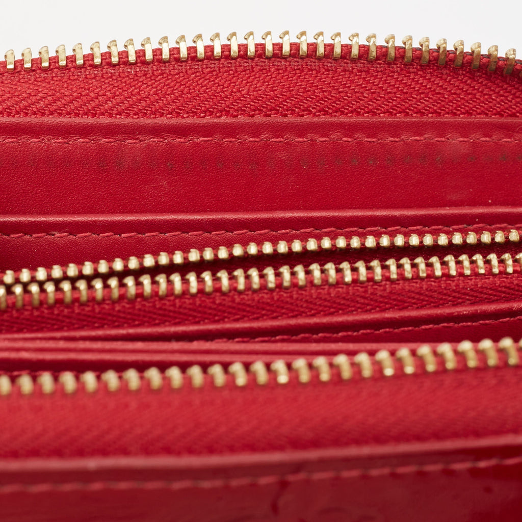 Louis Vuitton Pomme D&rsquo;amour Monogram Vernis Zippy Wallet