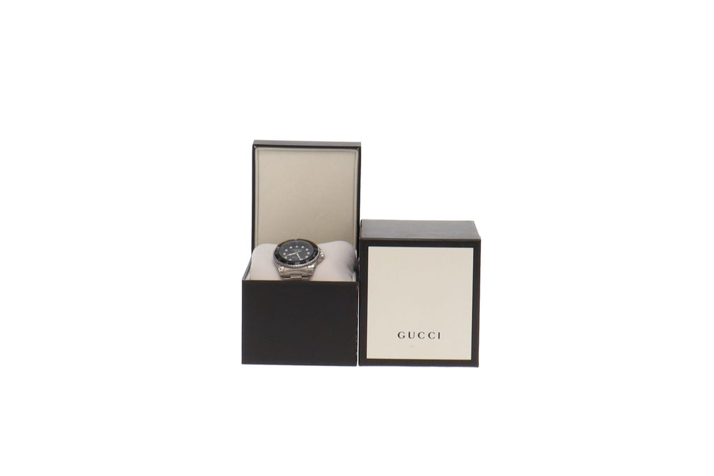 Gucci Stainless Steel Quartz Movement Mens Dive Watch