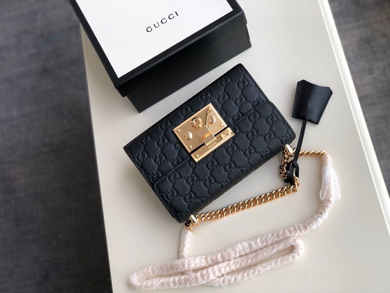 Glami Padlock Small Glami Signature Shoulder Bag Black Glami Signature For Women 7.9in/20cm Glami 409487 CWC1G 1000