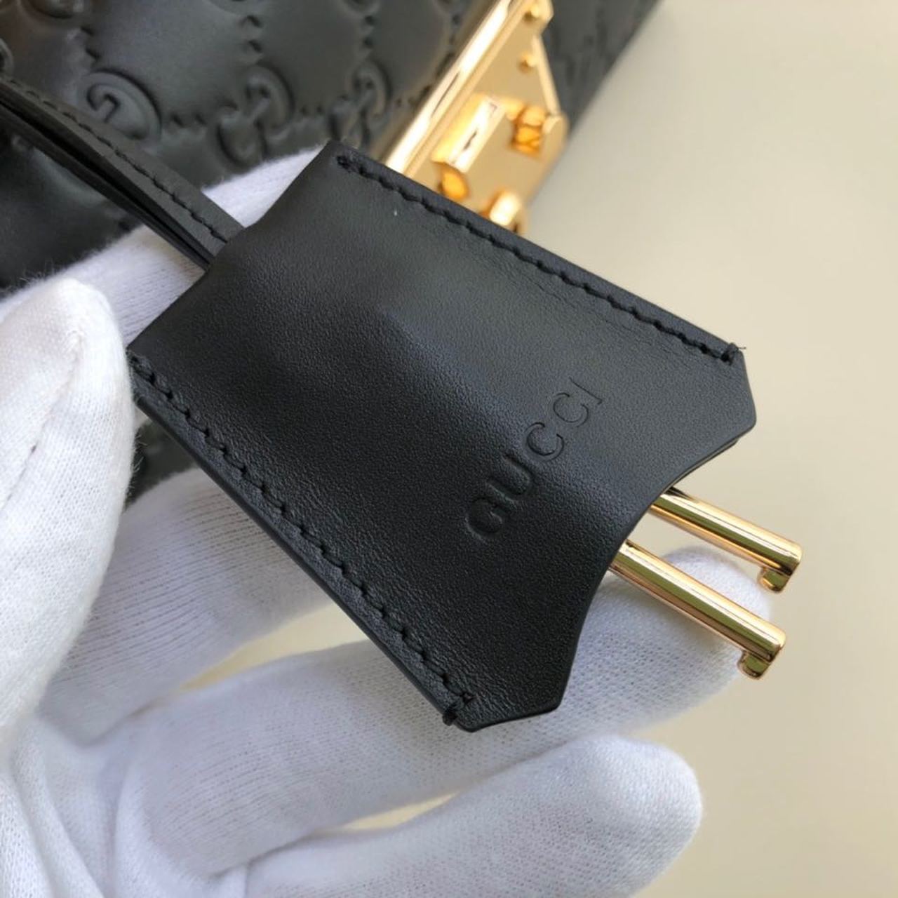 Glami Padlock Small Glami Signature Shoulder Bag Black Glami Signature For Women 7.9in/20cm Glami 409487 CWC1G 1000