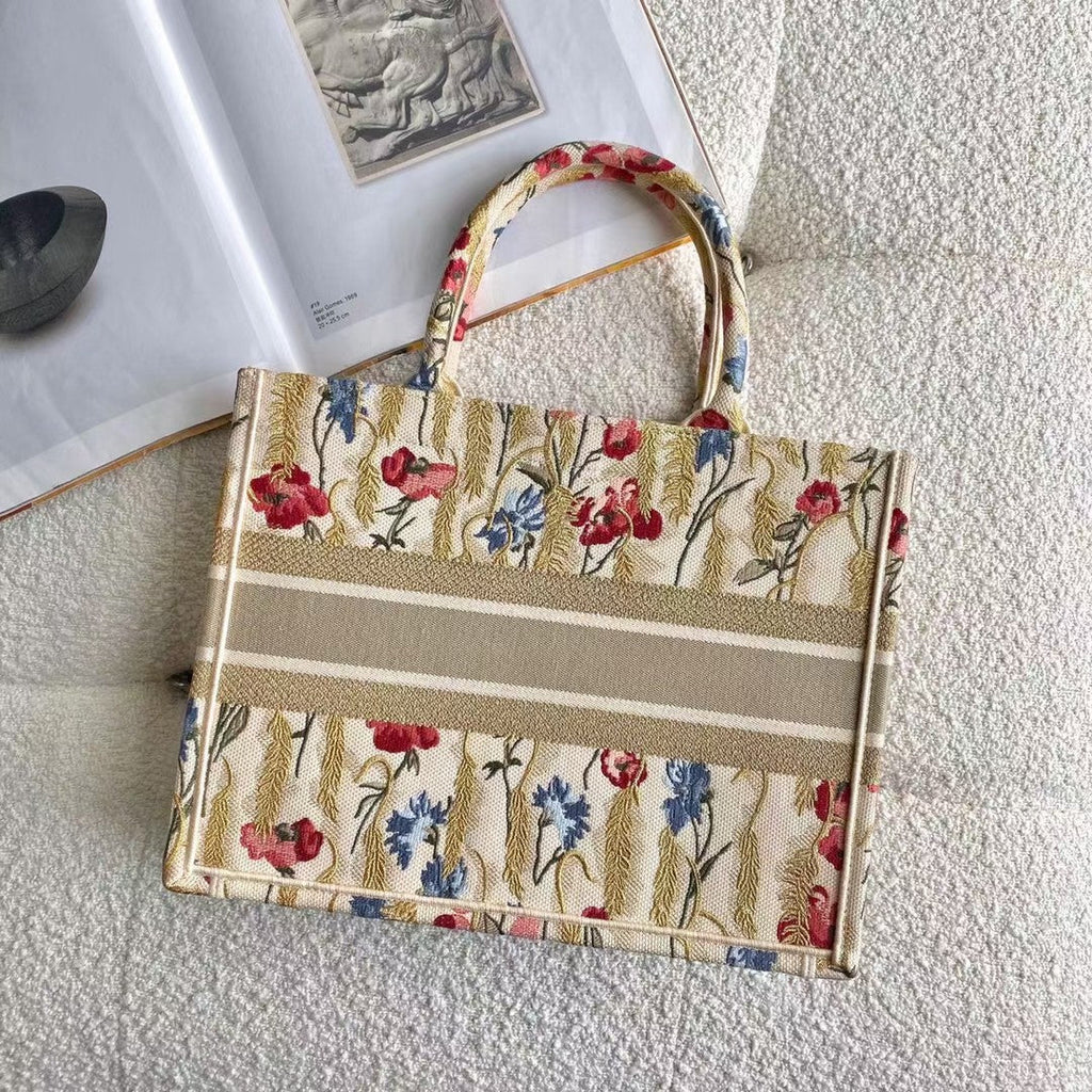 GLAMI MeGLAMIum Book Tote Multicolor in Hibiscus Metallic Thread Embroidery Bag For Women 14in/36cm CD