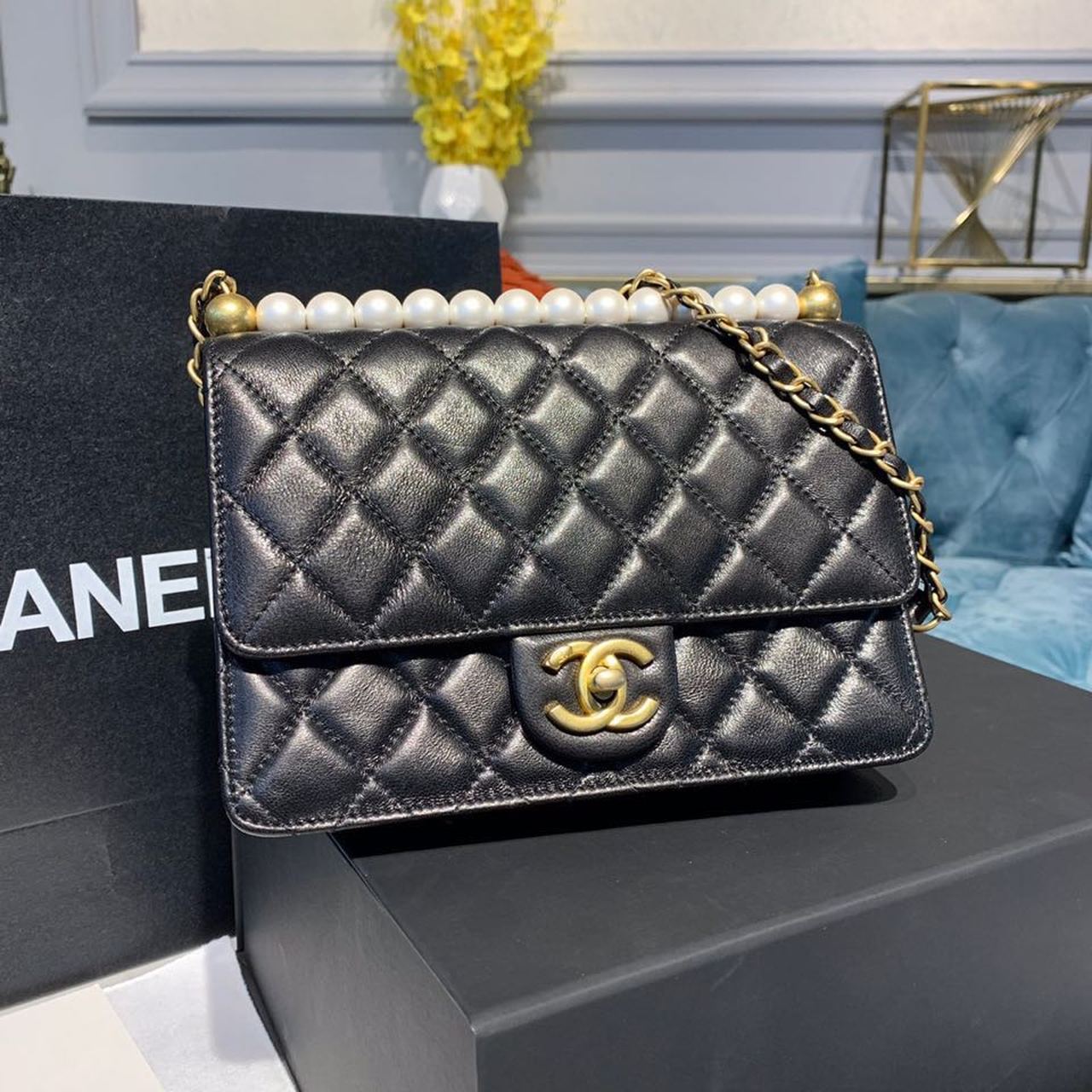 CHLShort Pearl Handle Bag Gold Toned Hardware Black For Women, Women’s Handbags, Shoulder And Crossbody Bags 8.2in/21cm AS0585