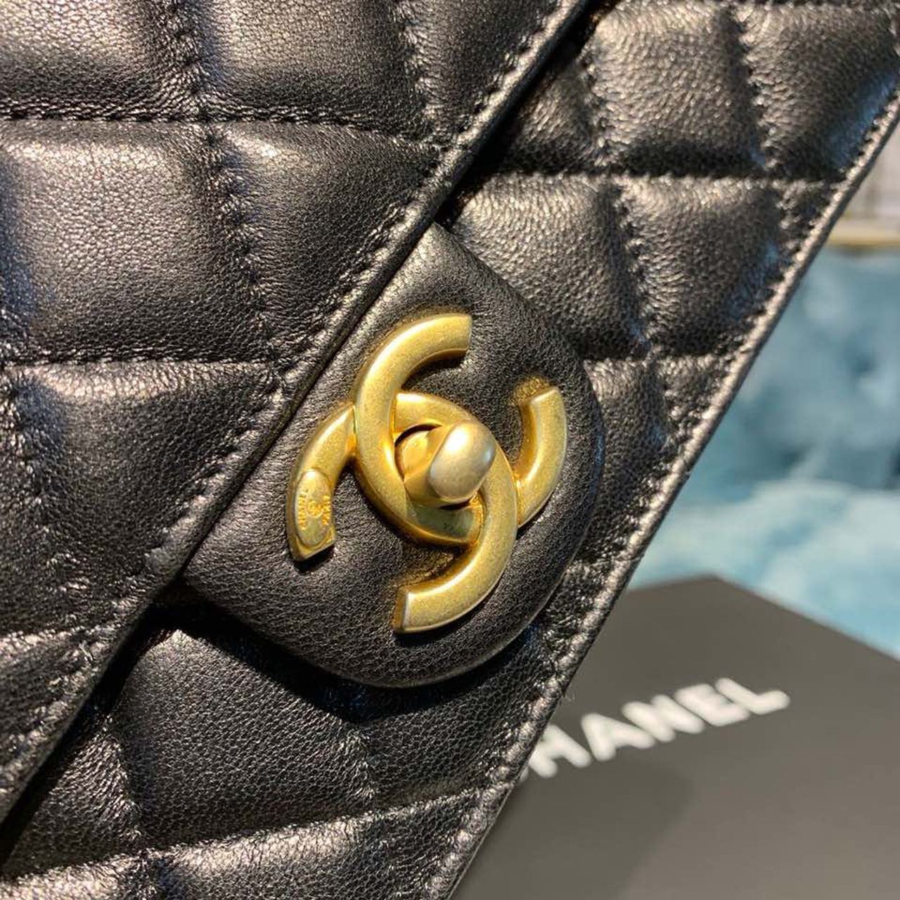 CHLShort Pearl Handle Bag Gold Toned Hardware Black For Women, Women’s Handbags, Shoulder And Crossbody Bags 8.2in/21cm AS0585