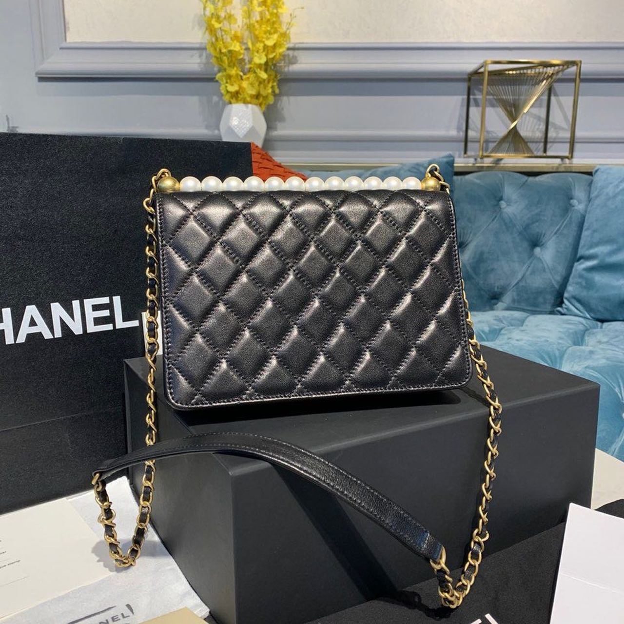 CHLShort Pearl Handle Bag Gold Toned Hardware Black For Women, Women’s Handbags, Shoulder And Crossbody Bags 8.2in/21cm AS0585