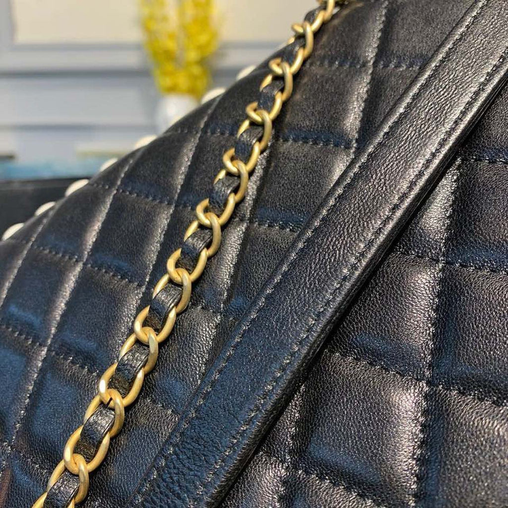 CHLShort Pearl Handle Bag Gold Toned Hardware Black For Women, Women’s Handbags, Shoulder And Crossbody Bags 8.2in/21cm AS0585