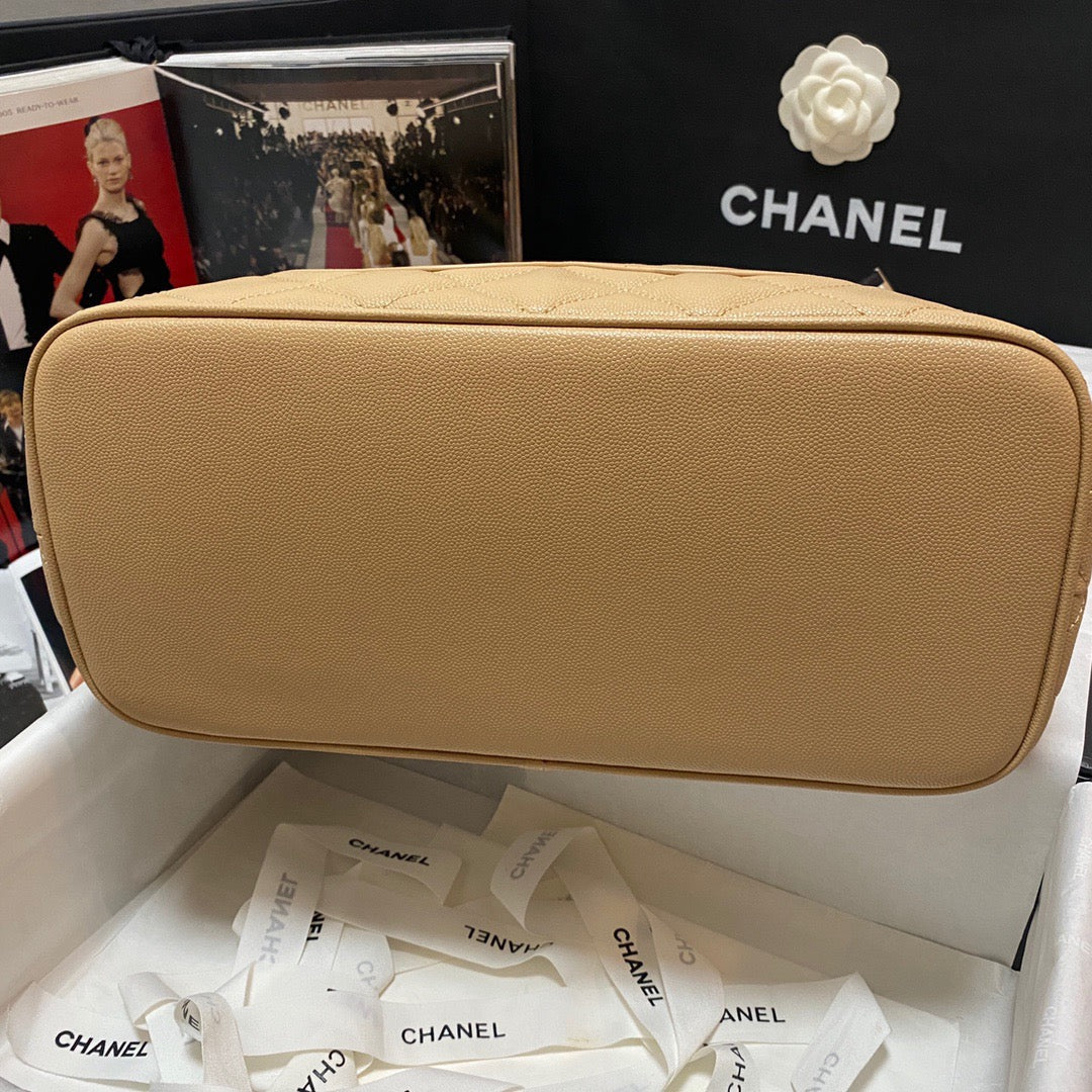 CHLMedallion Tote Gold Hardware Caviar Yellow For Women, Women’s Handbags, Shoulder Bags 15.6in/32cm