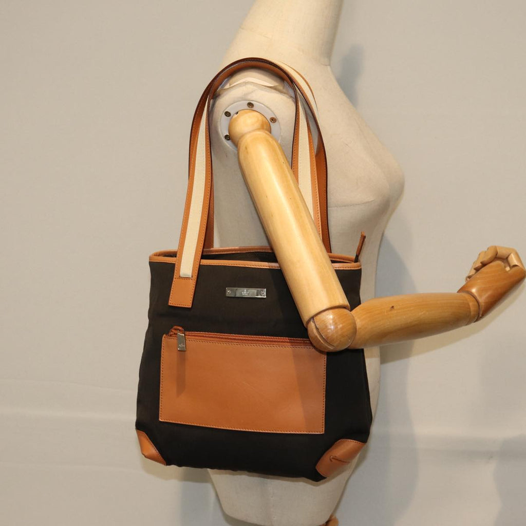 Gucci --