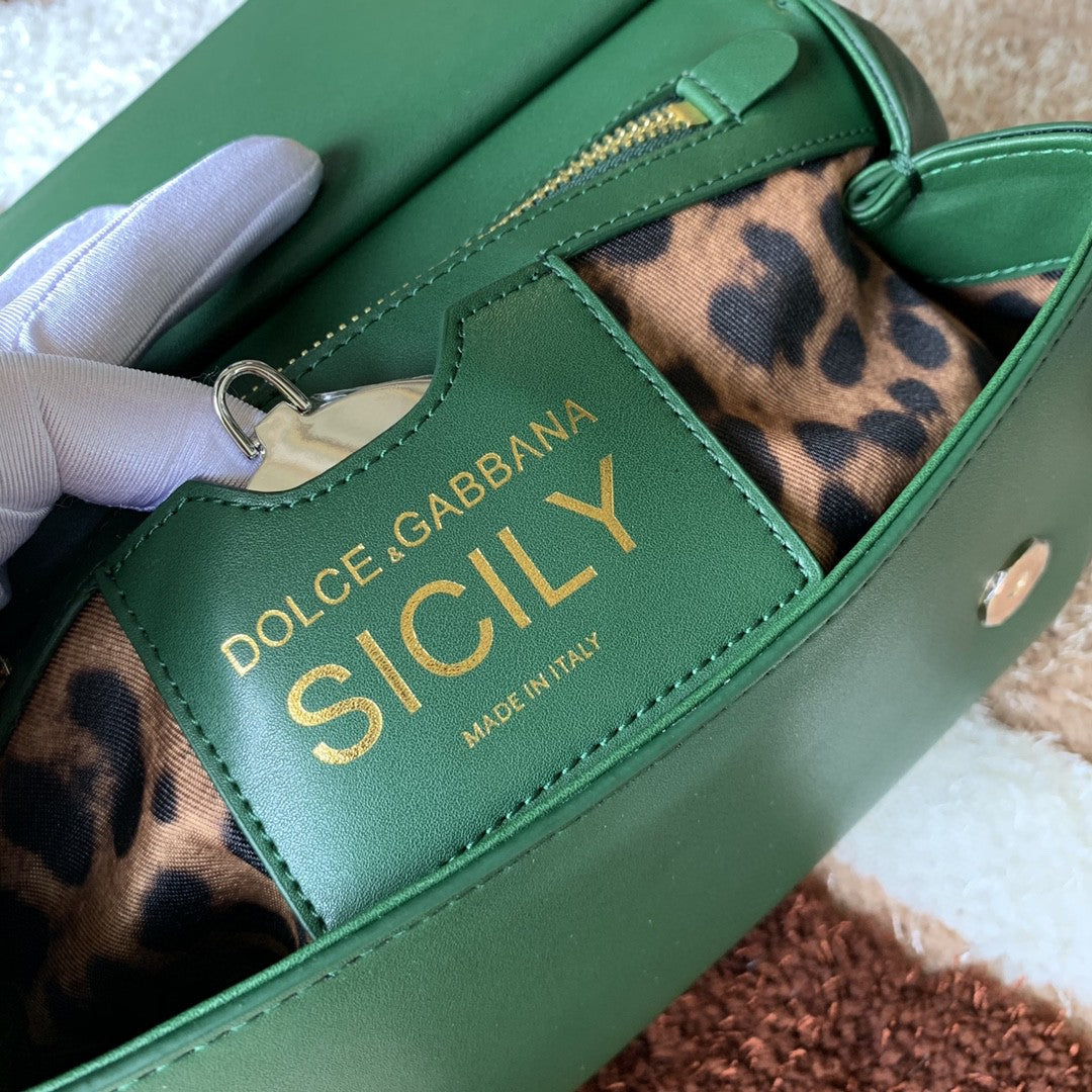 GLAMI MeGLAMIum GLAMI Handbag In Dauphine Green For Women 10.2in/26cm GLAMI