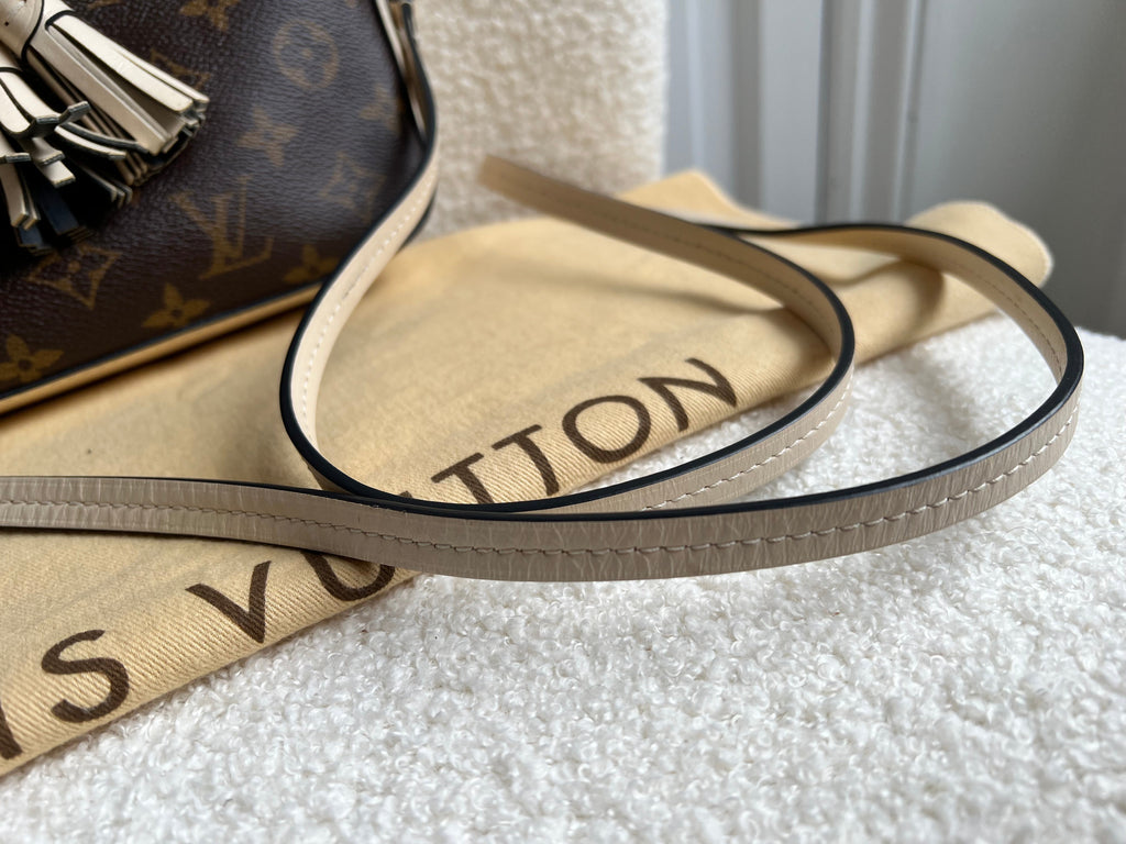 Louis Vuitton Saintonge Monogram Cream