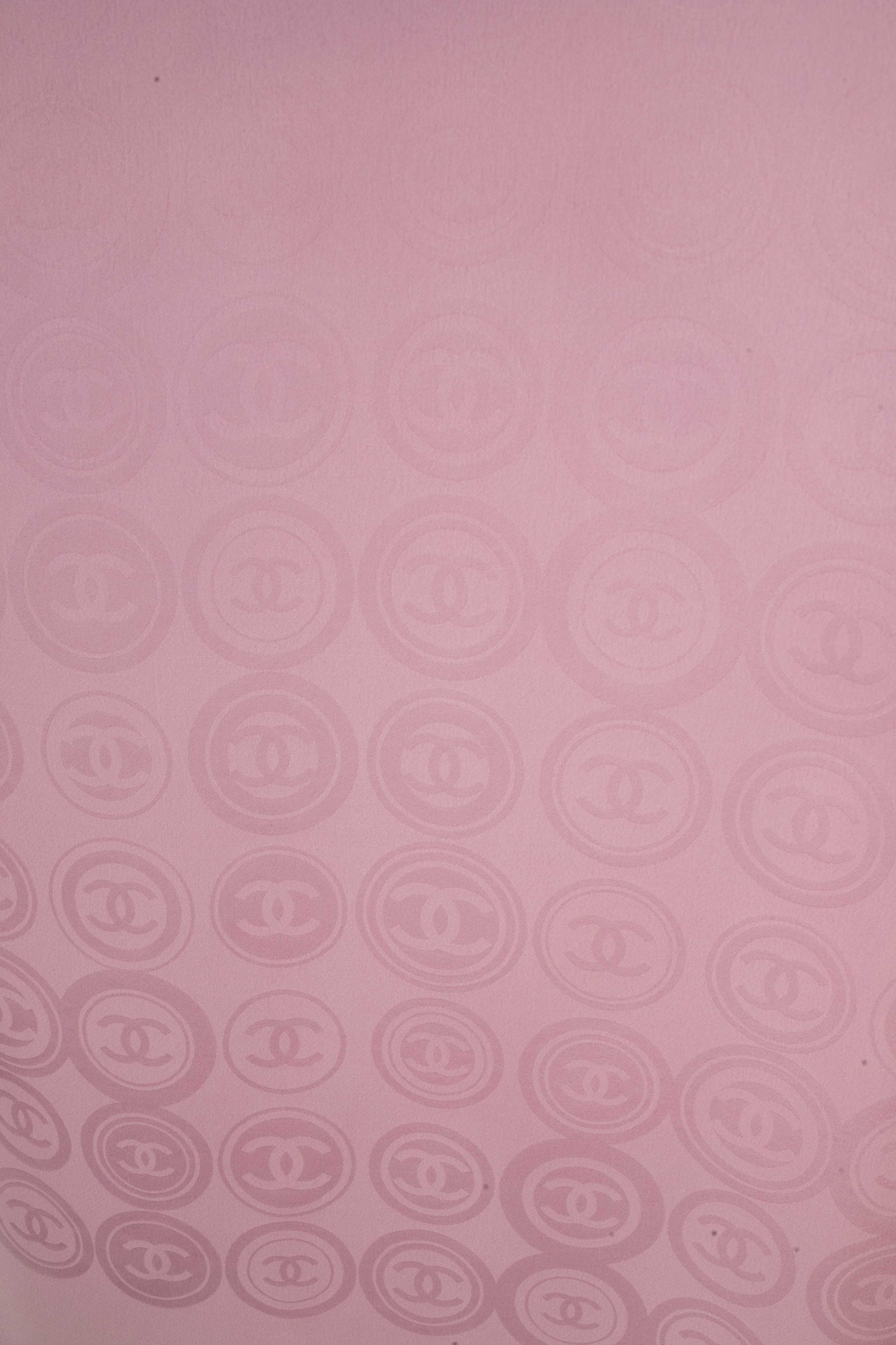 Foulard en soie rose Chanel