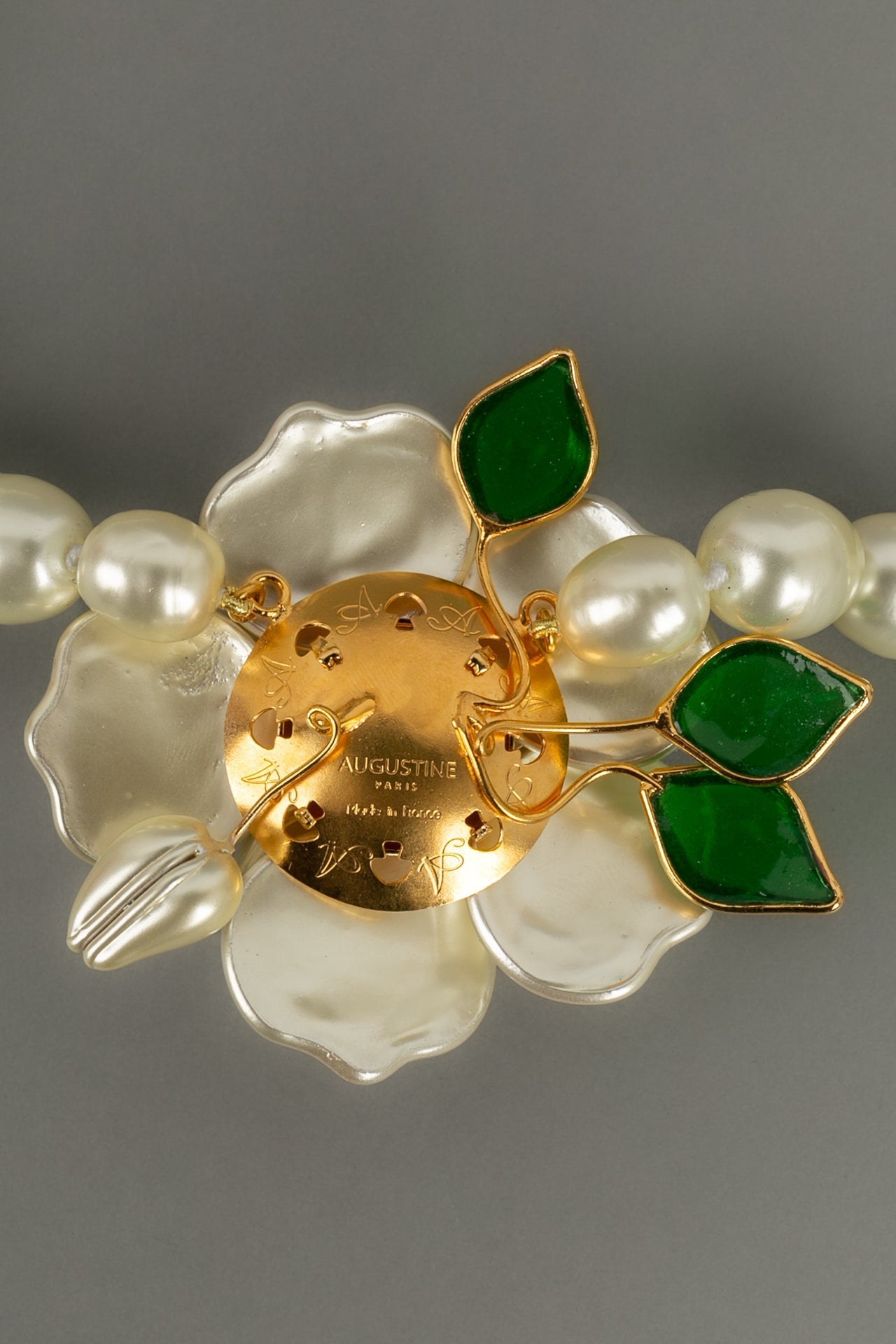 Collier Augustine