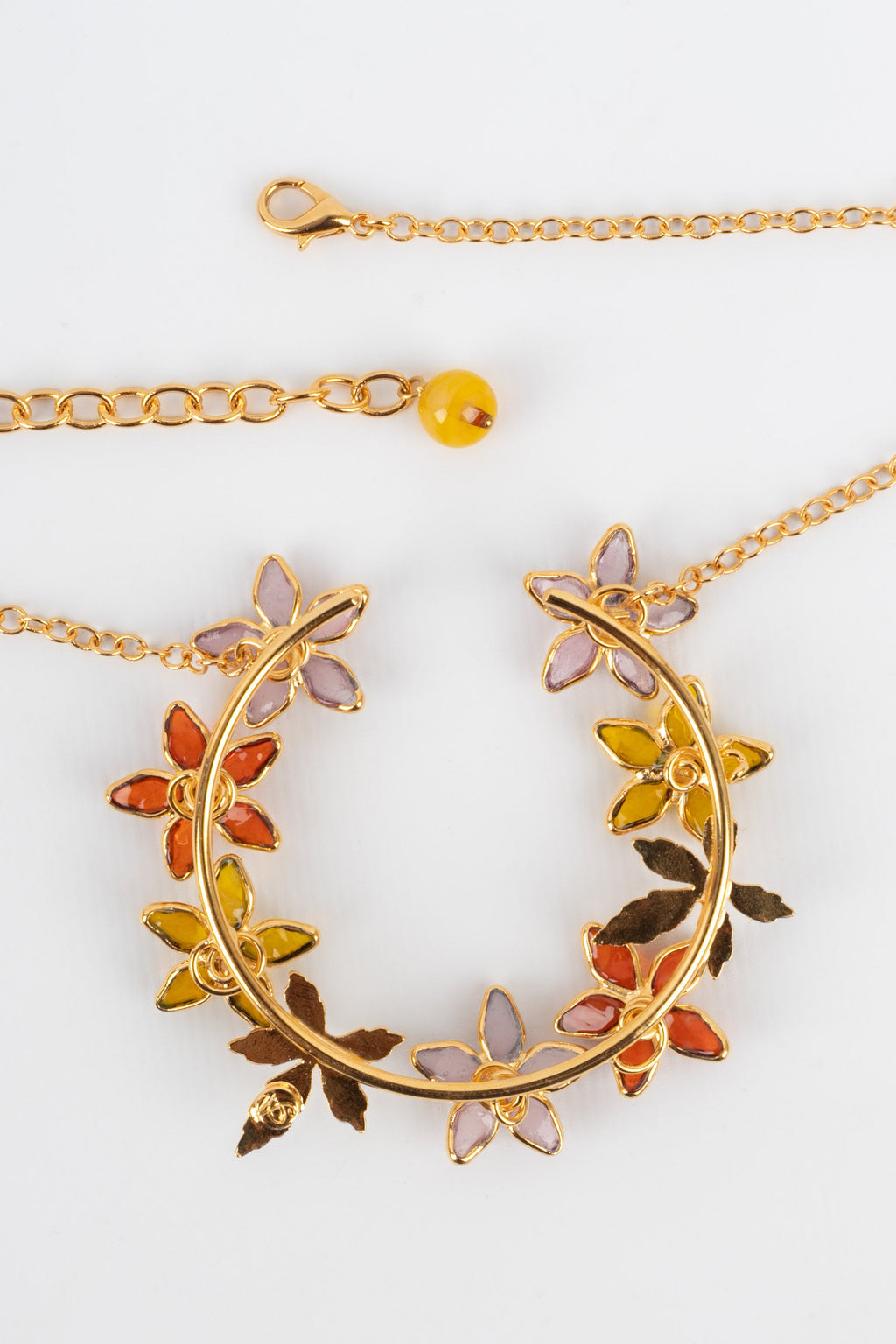 Collier Augustine