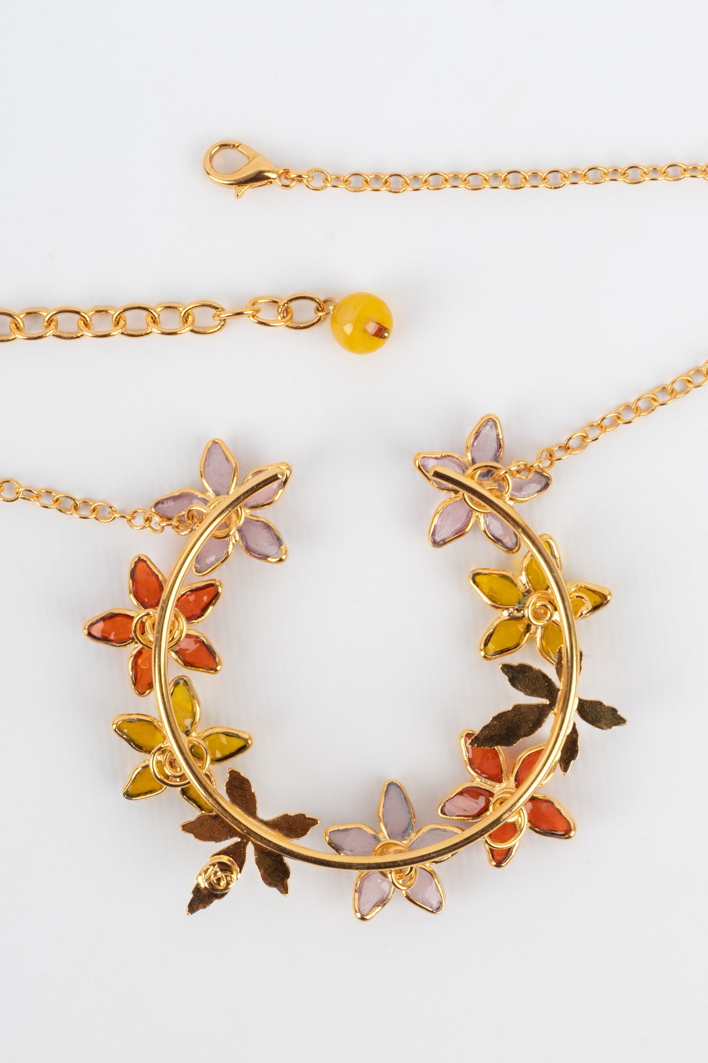 Collier Augustine