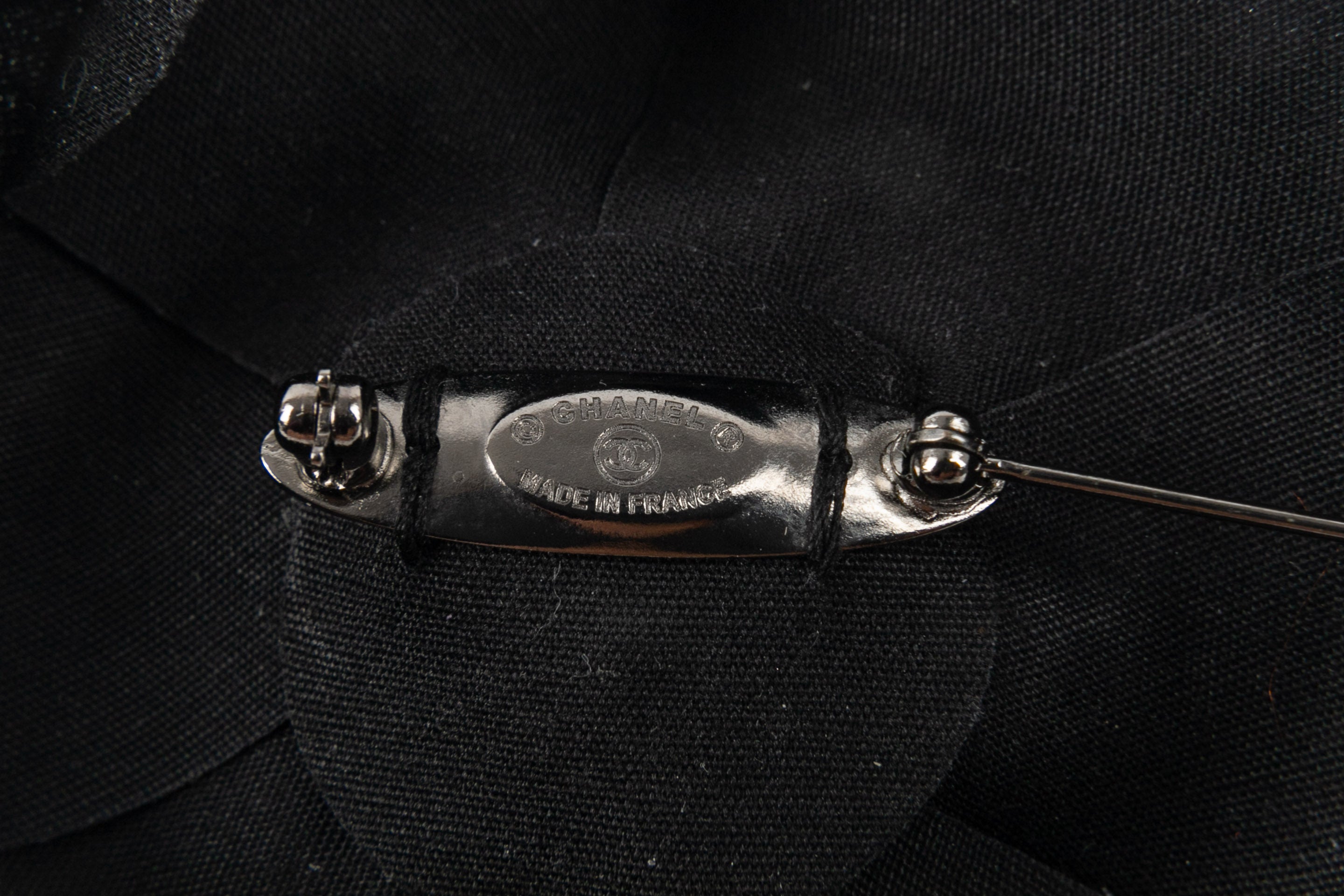 Broche camÃƒÆ’Ã‚Â©lia Chanel