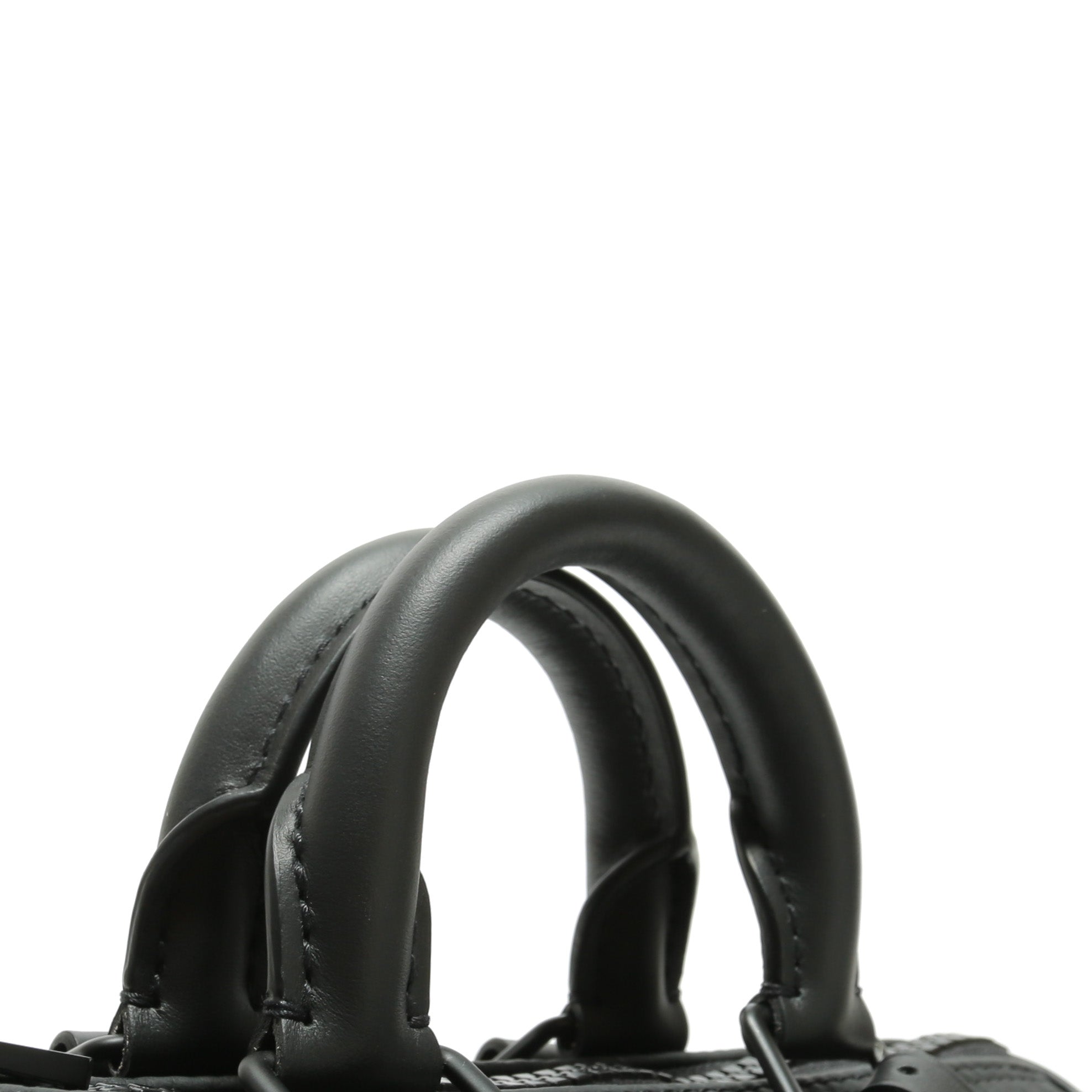 LOUIS VUITTON Keepall 25 Bandouliere Taurillon Black